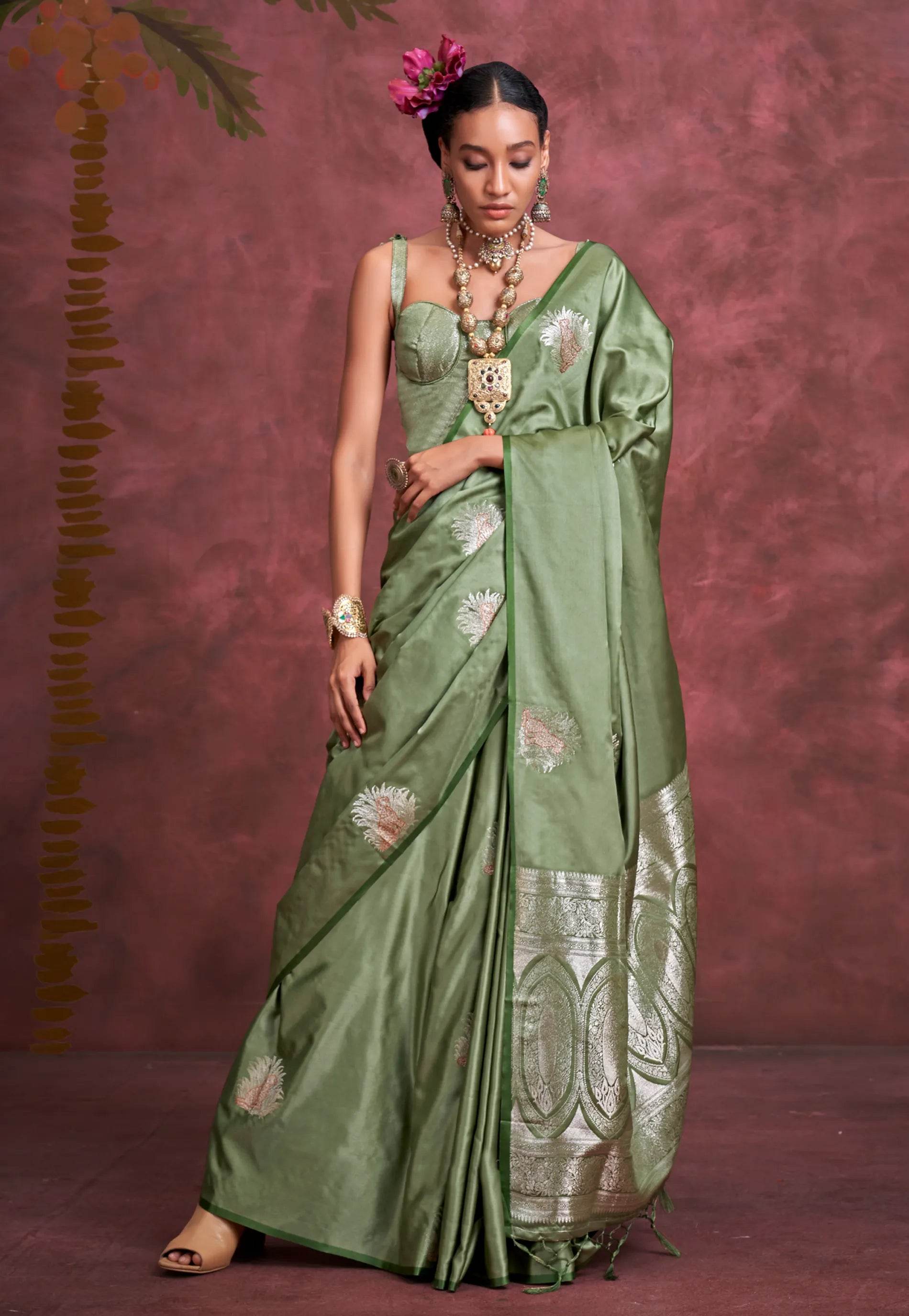 Pesta Green Mashru Silk Saree with Blouse Piece - Adi Akshoy & Co.