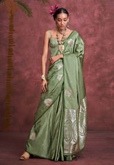 Pesta Green Mashru Silk Saree with Blouse Piece - Adi Akshoy & Co.