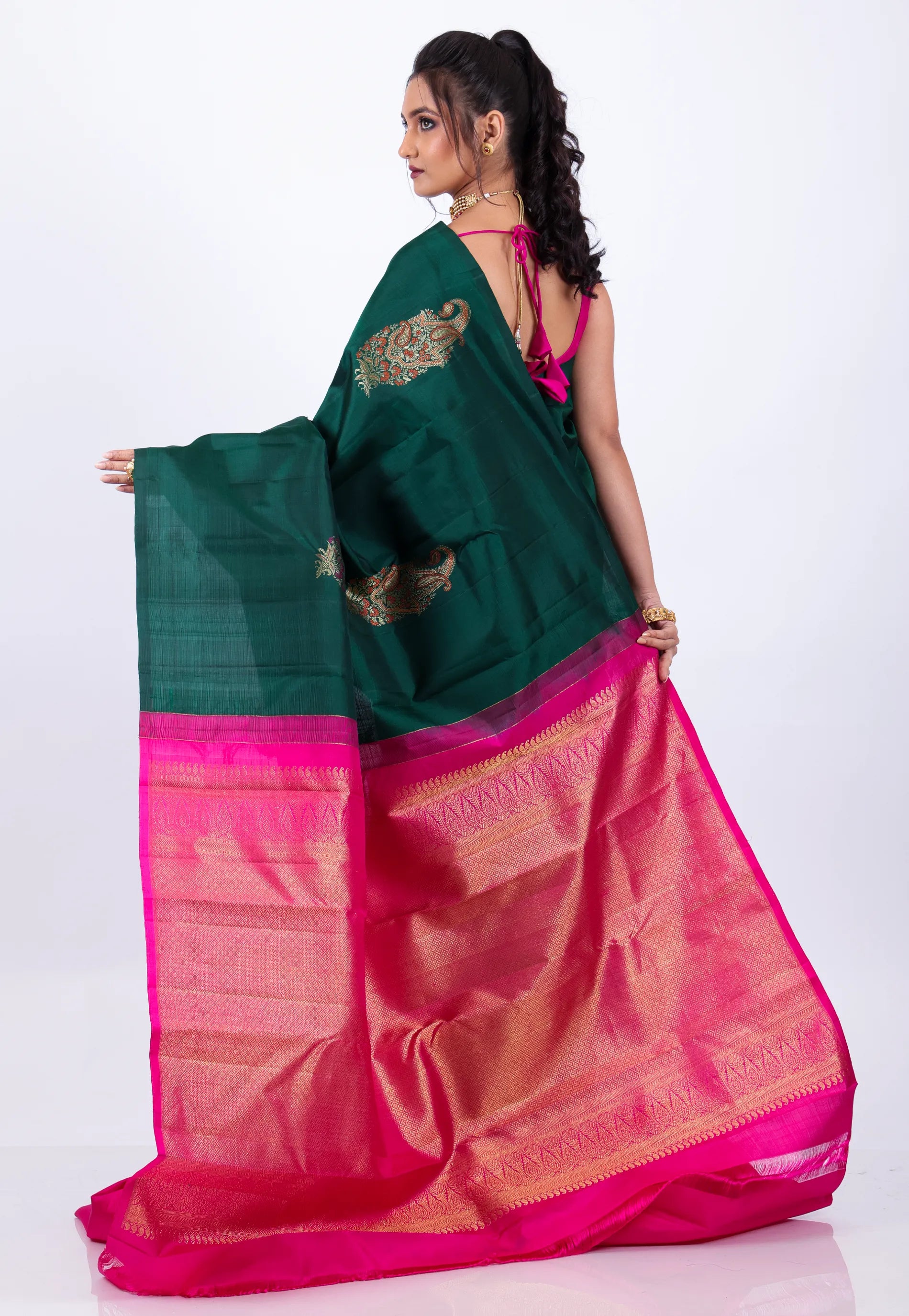 Bottle Green Pure Kanjivaram Silk Saree With Blouse Piece - Adi Akshoy & Co.