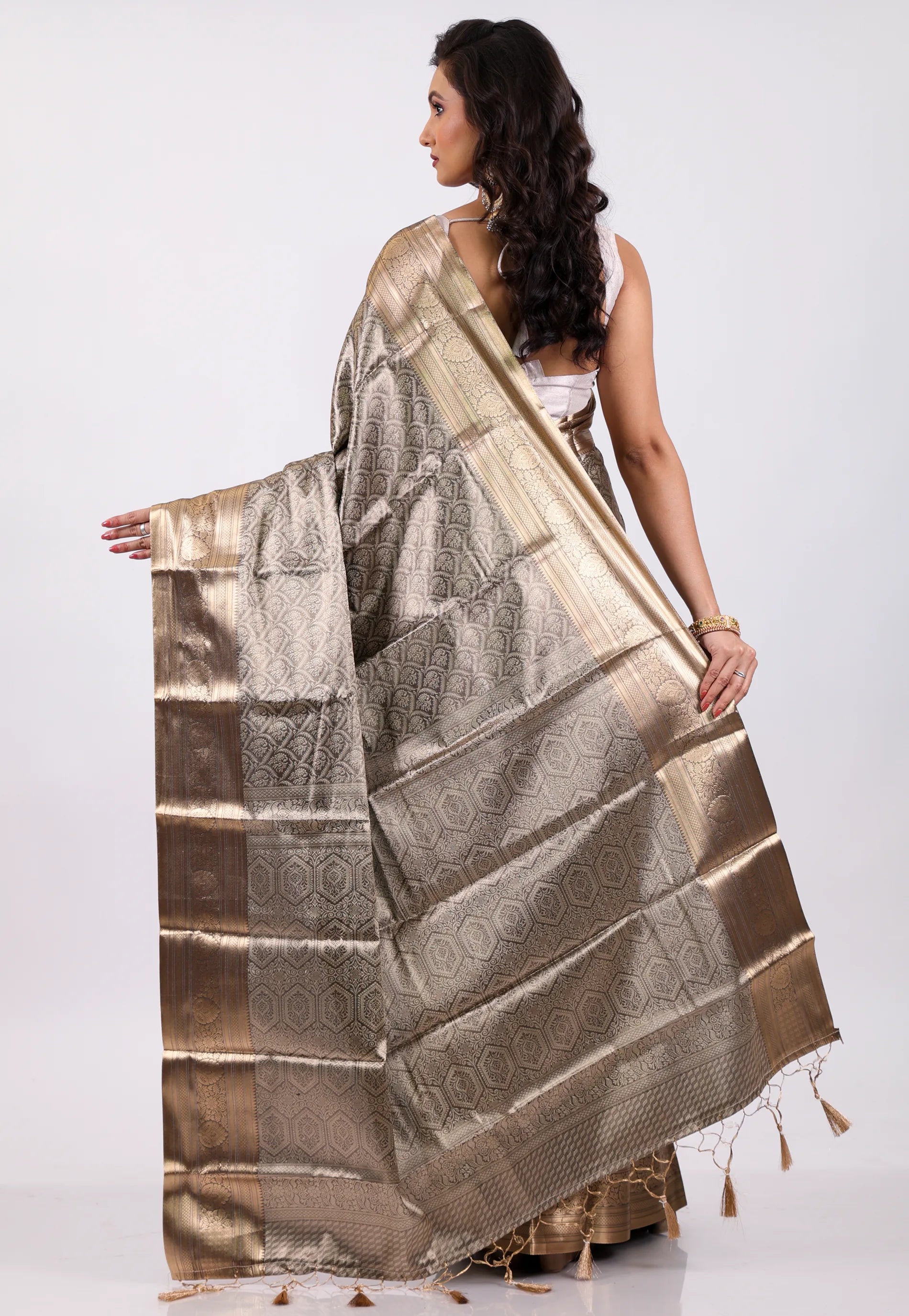 Grey Brocade Kanjivaram Silk Saree With Blouse Piece - Adi Akshoy & Co.