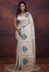 Silver White Tussar Kantha Silk Saree With Blouse Piece - Adi Akshoy & Co.