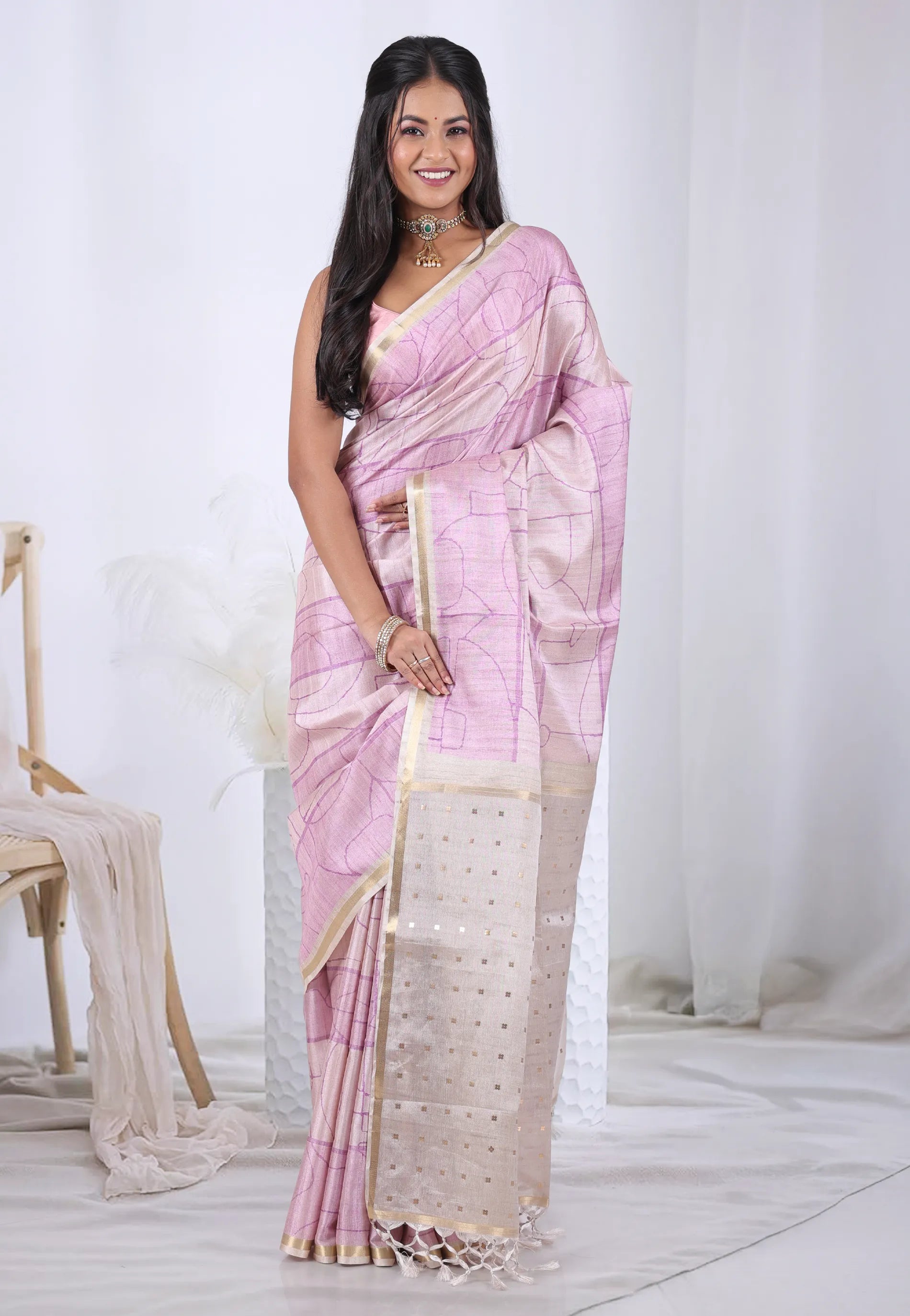Tussar colour with Magenta print Tussar Silk Saree with Blouse Piece – Adi Akshoy & Co.