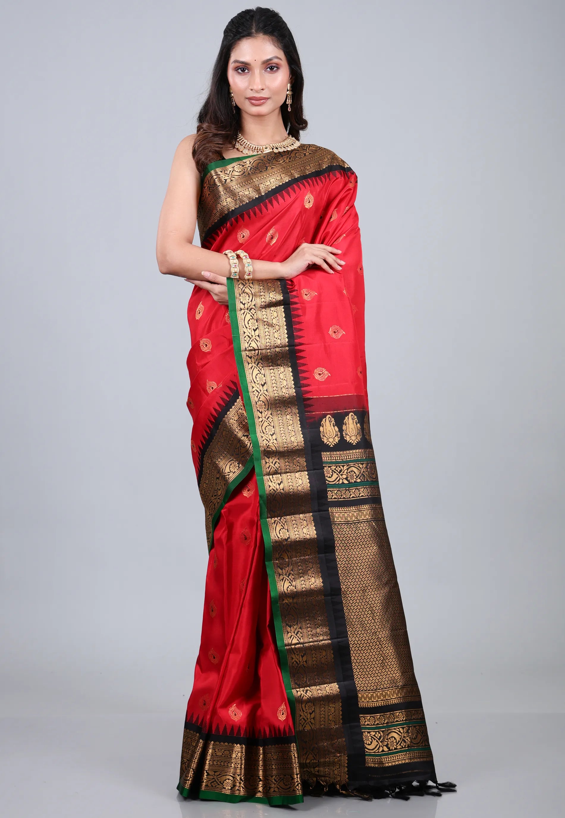 Red Pure Gadwal Silk Saree With Blouse Piece - Adi Akshoy & Co.