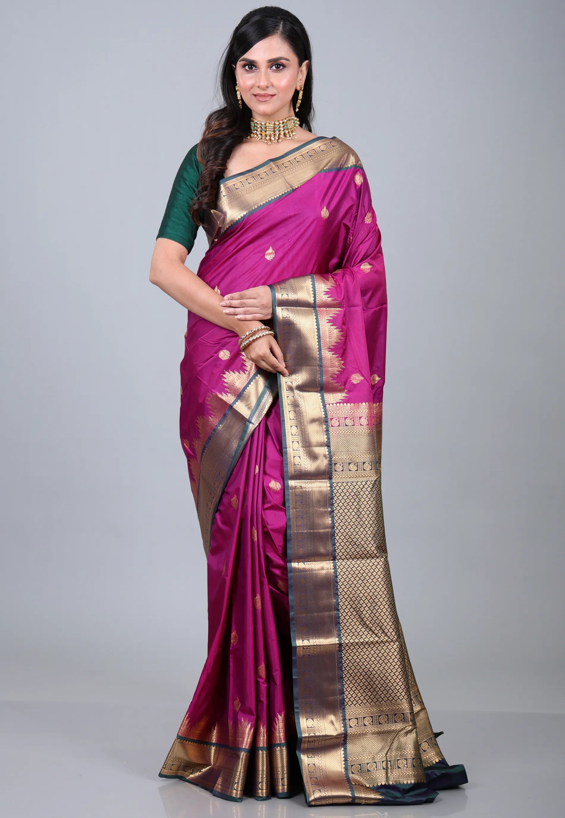 Magenta Kanjivaram Silk Saree with Blouse Piece - Adi Akshoy & Co.