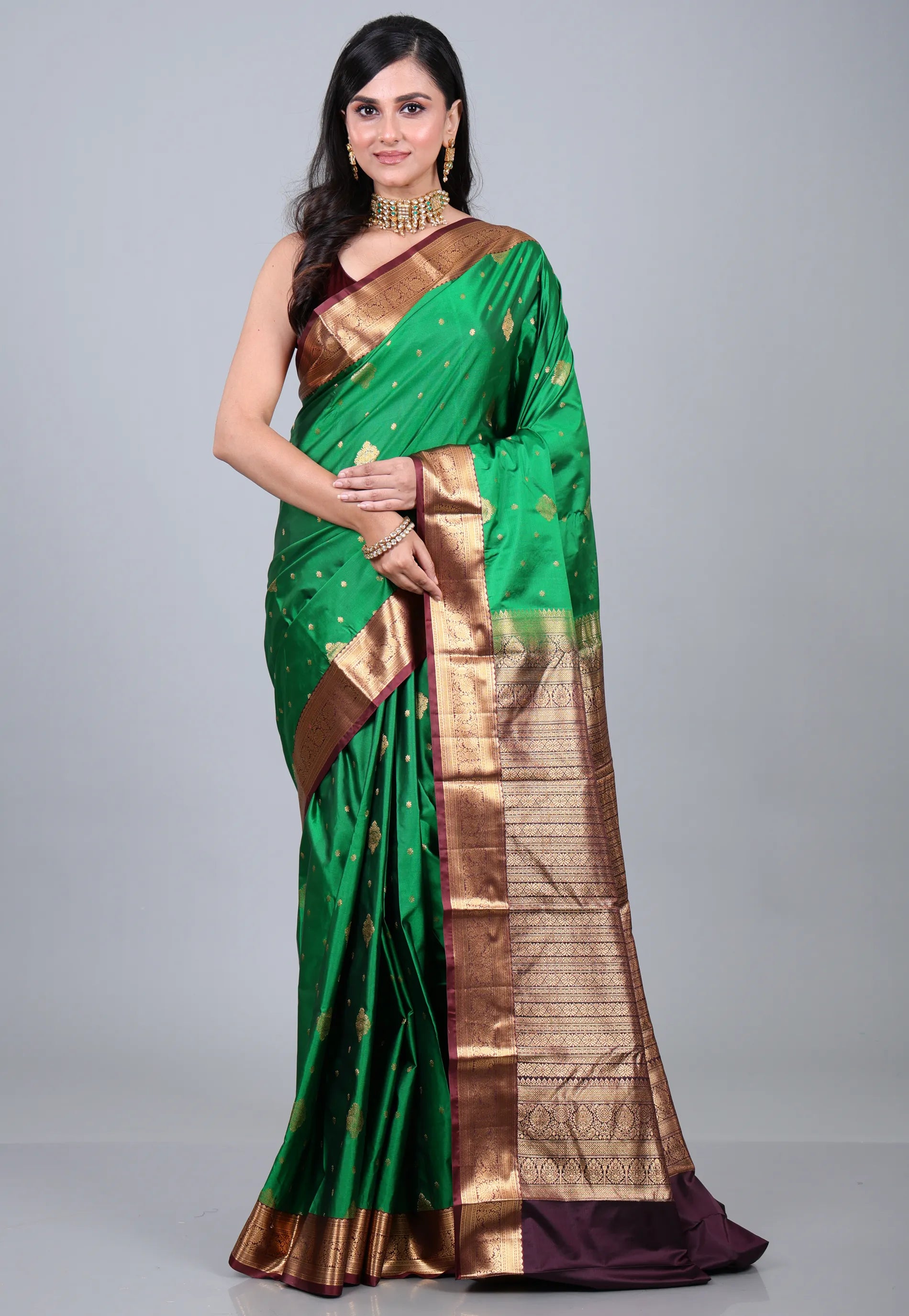 Green Kanjivaram Silk Saree with Blouse Piece - Adi Akshoy & Co.