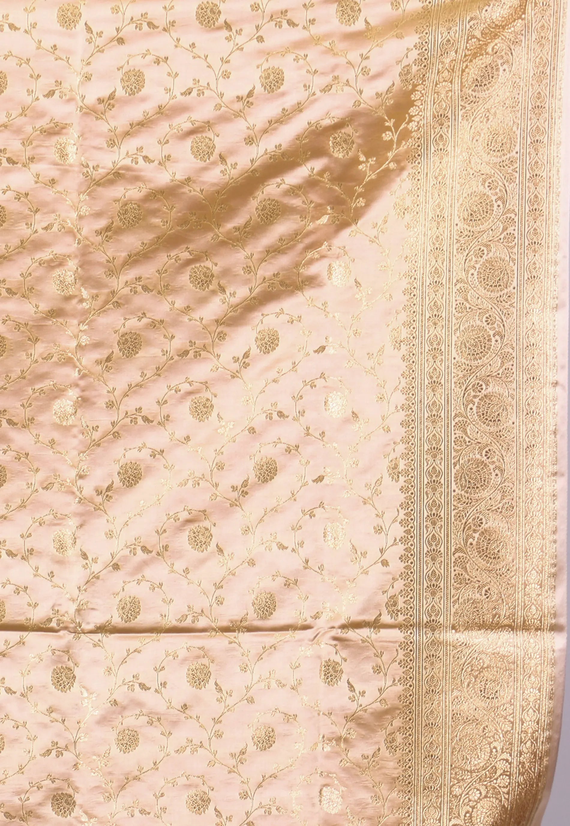 Cream Pastel Banarasi Silk Saree With Blouse Piece