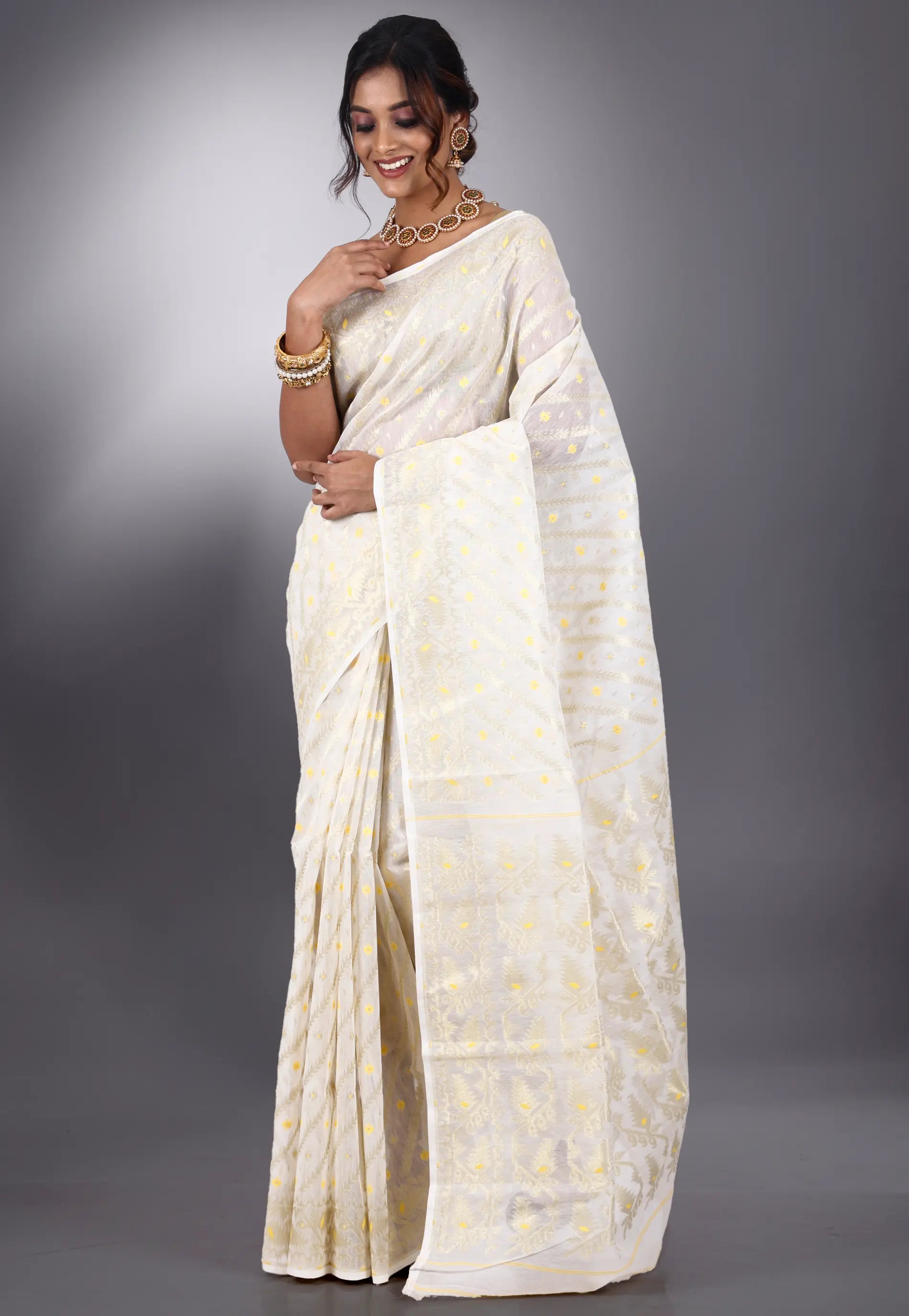 White Dhakai Jamdani Cotton Saree without Blouse Piece