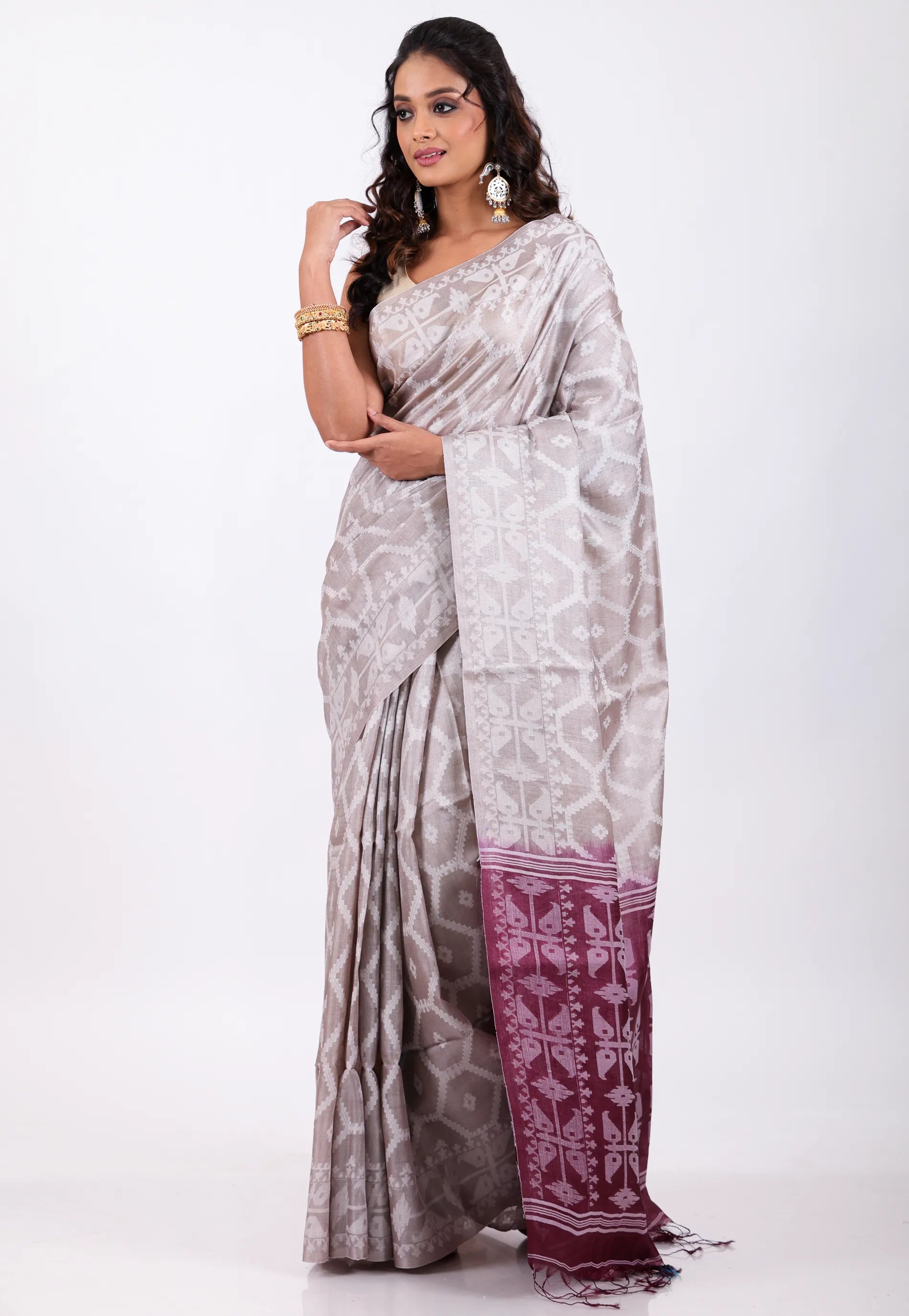 Grey Pure Tussar Dhakai Jamdani Saree with Blouse Piece - Adi Akshoy & Co.