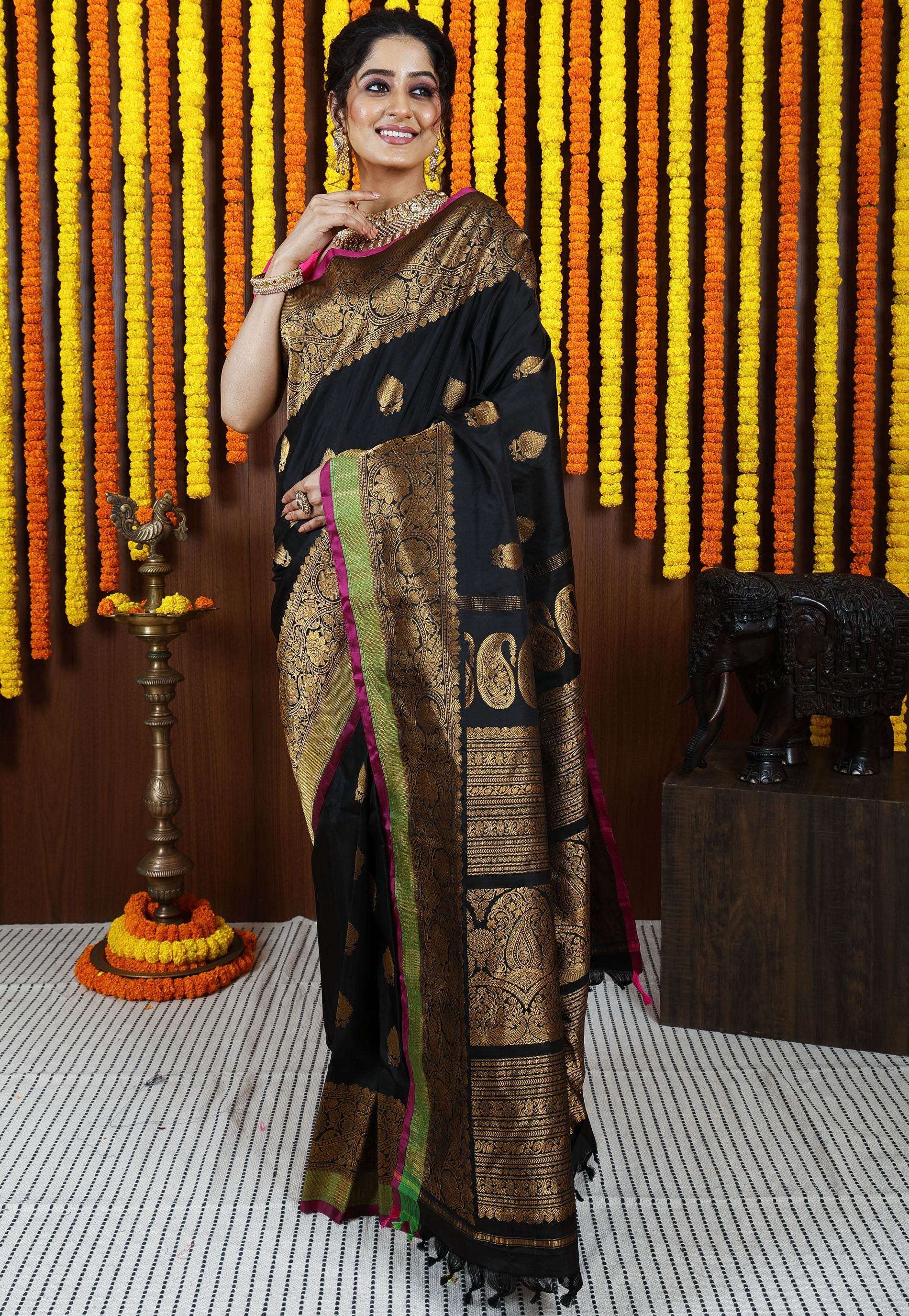 Black Gadwal Pure Silk Saree With Blouse Piece - Adi Akshoy & Co.