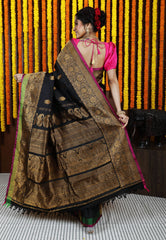 Black Gadwal Pure Silk Saree With Blouse Piece - Adi Akshoy & Co.