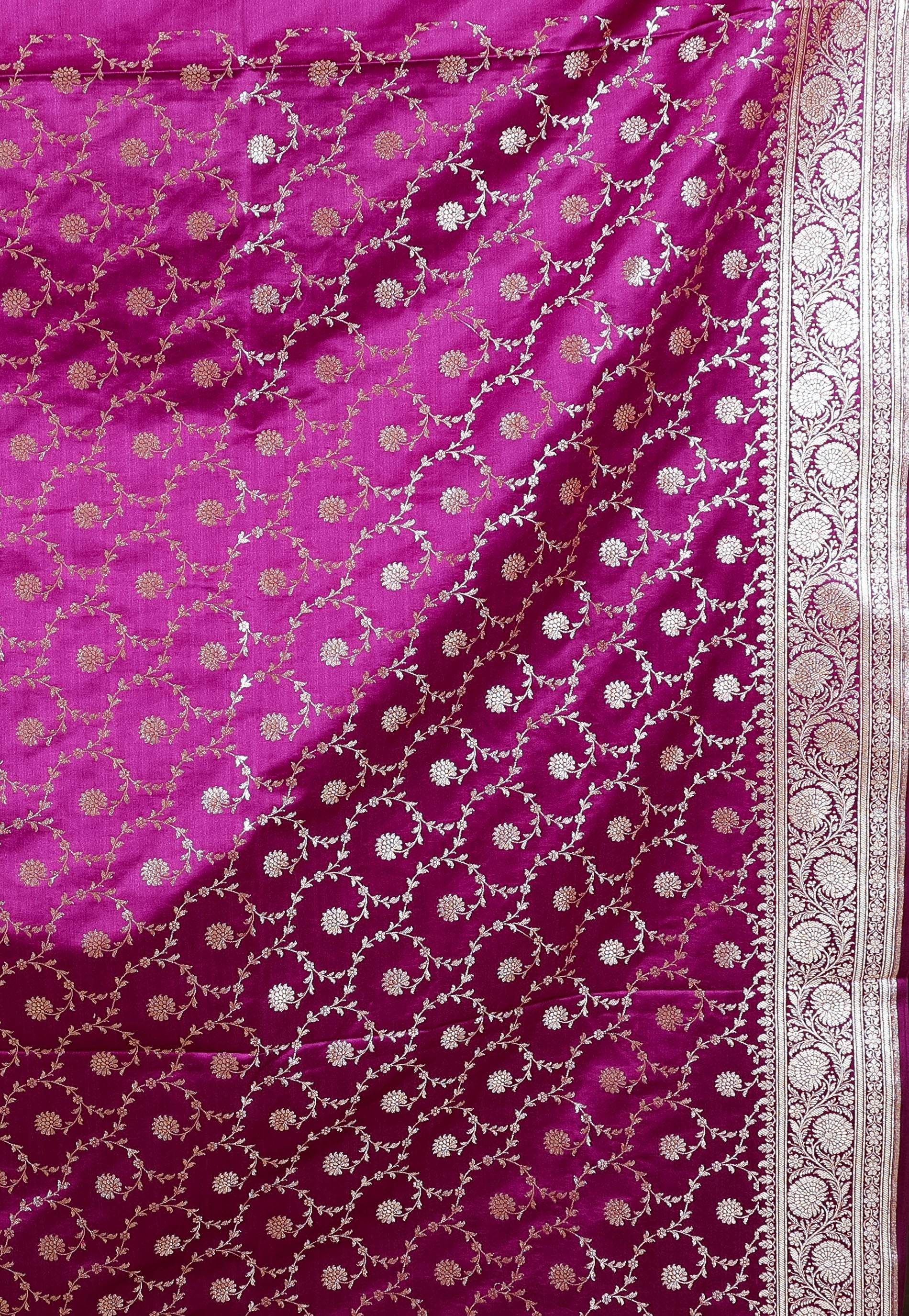 Off White with Magenta border Korial Patli Banarasi Silk Saree With Blouse Piece - Adi Akshoy & Co.