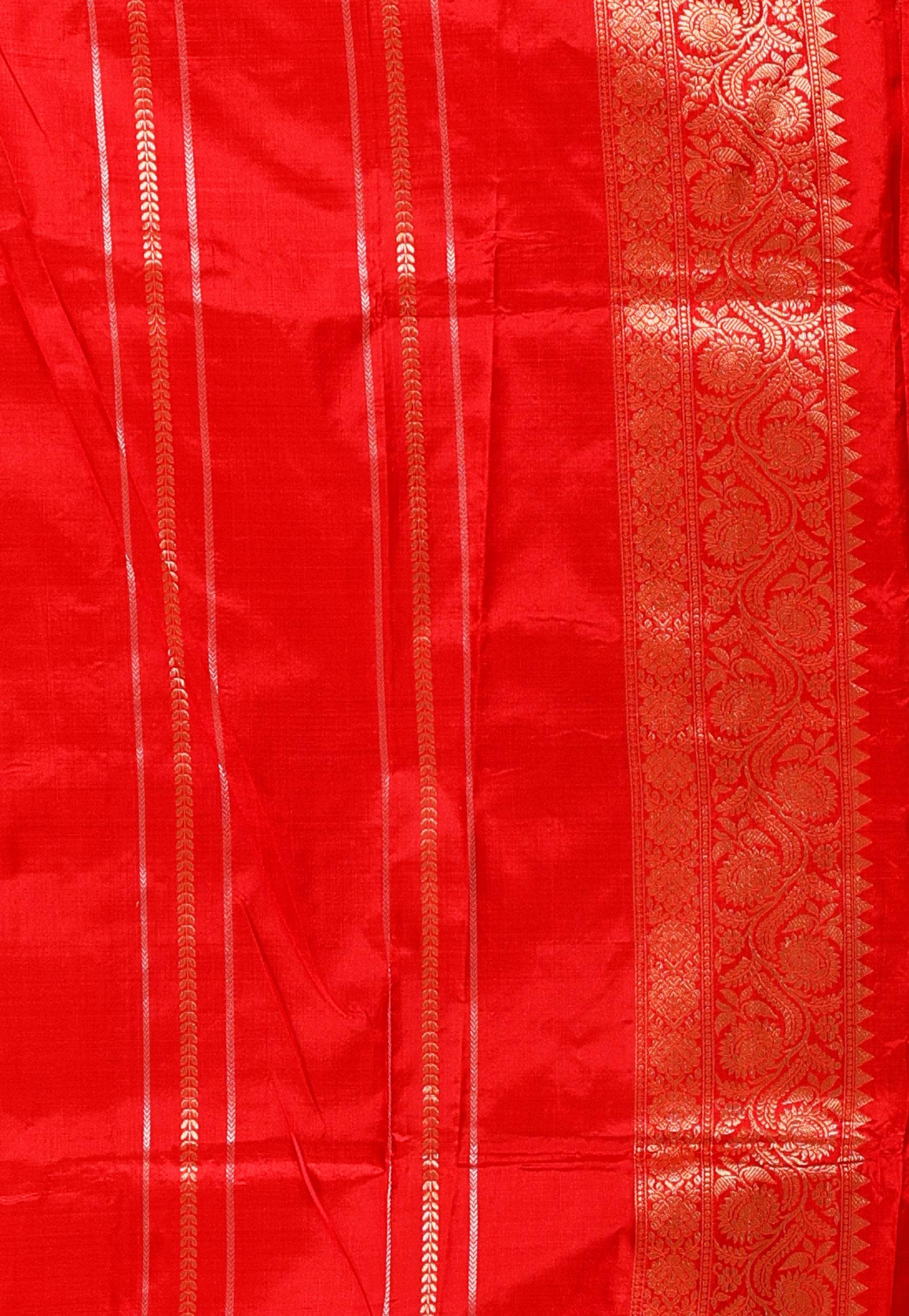 Red Kadwa Katan Pure Silk Saree With Blouse Piece - Adi Akshoy & Co.