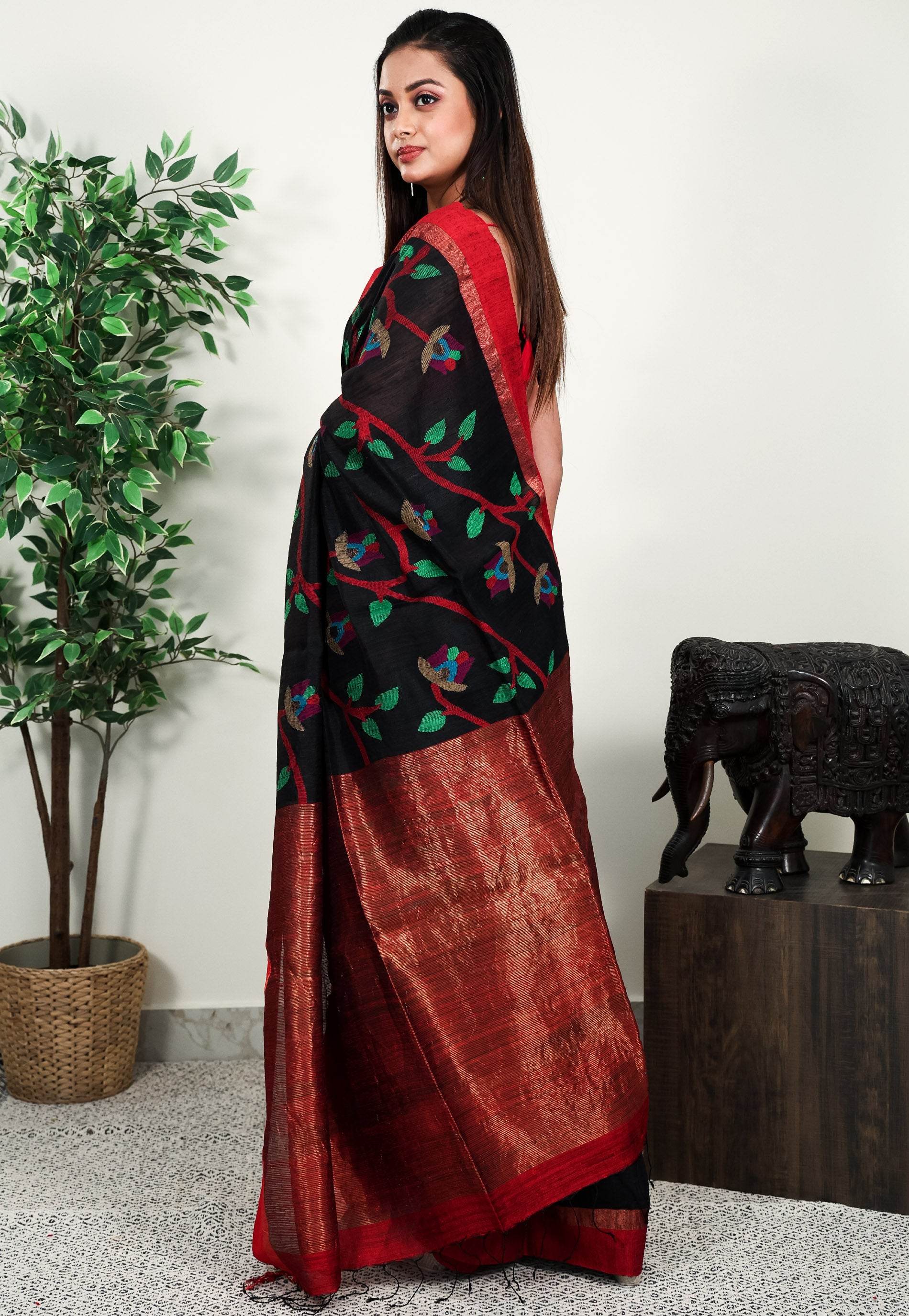 Black Matka Handloom Saree With Blouse Piece - Adi Akshoy & Co.