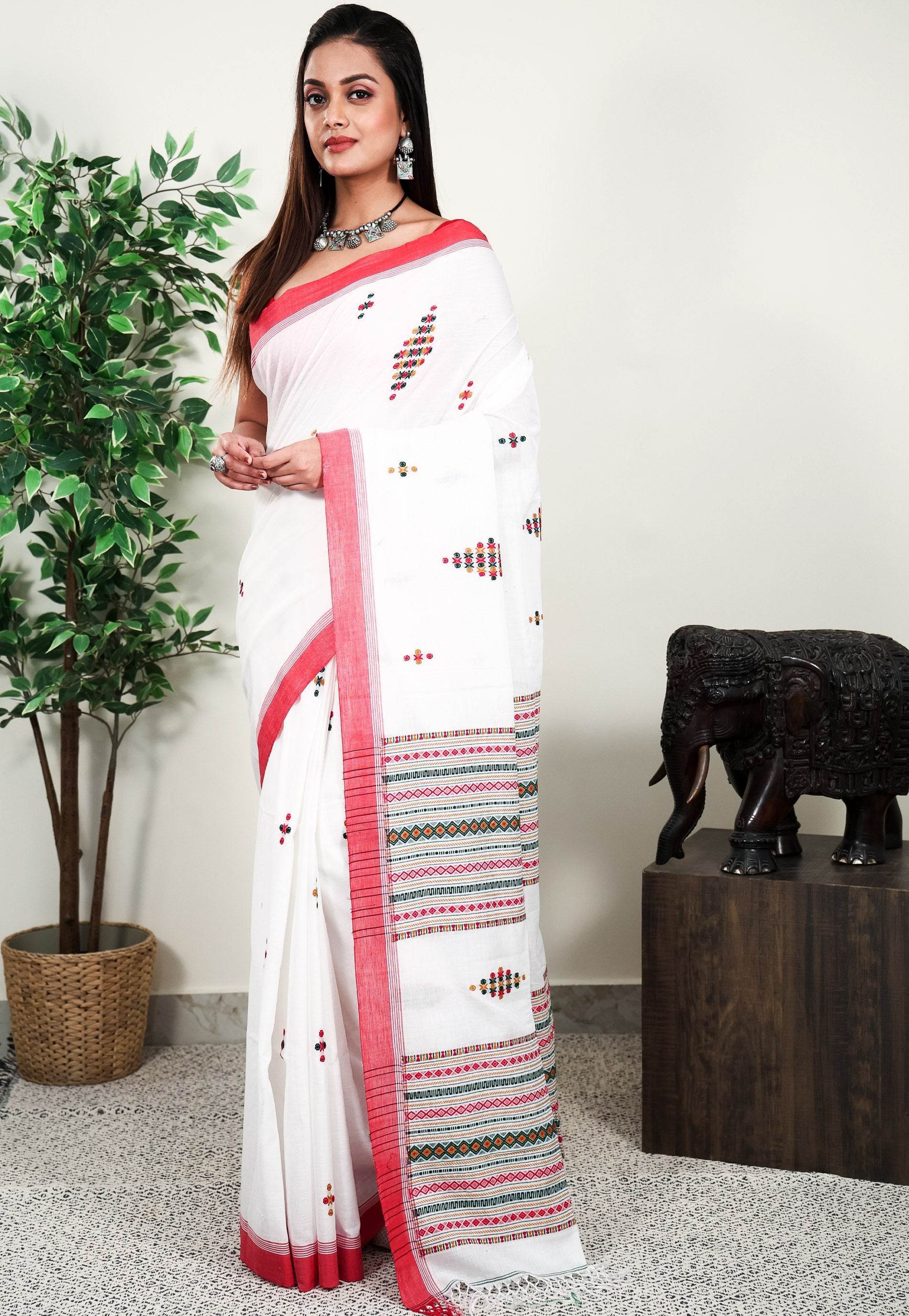 White Handloom Saree With Blouse Piece - Adi Akshoy & Co.