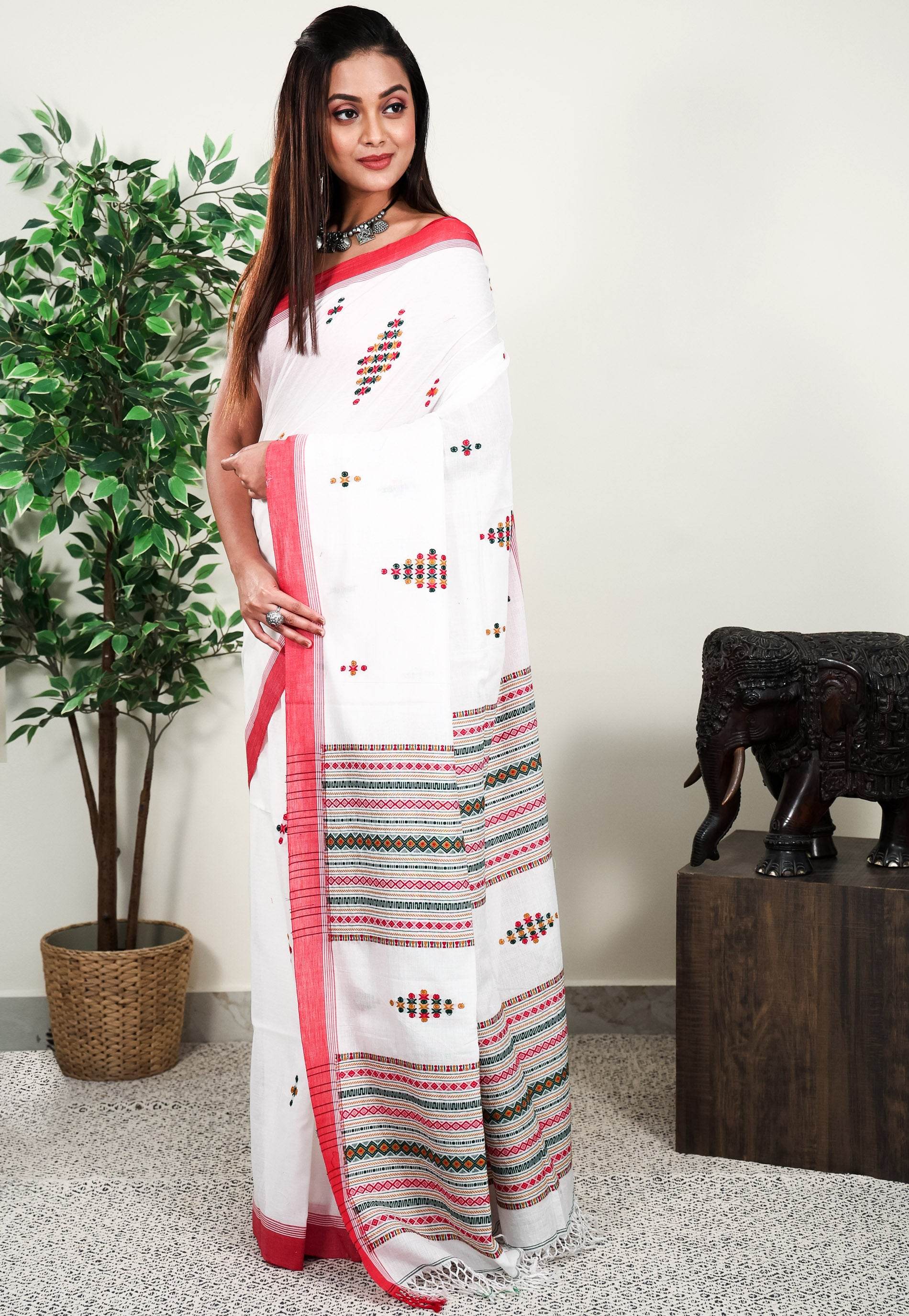 White Handloom Saree With Blouse Piece - Adi Akshoy & Co.
