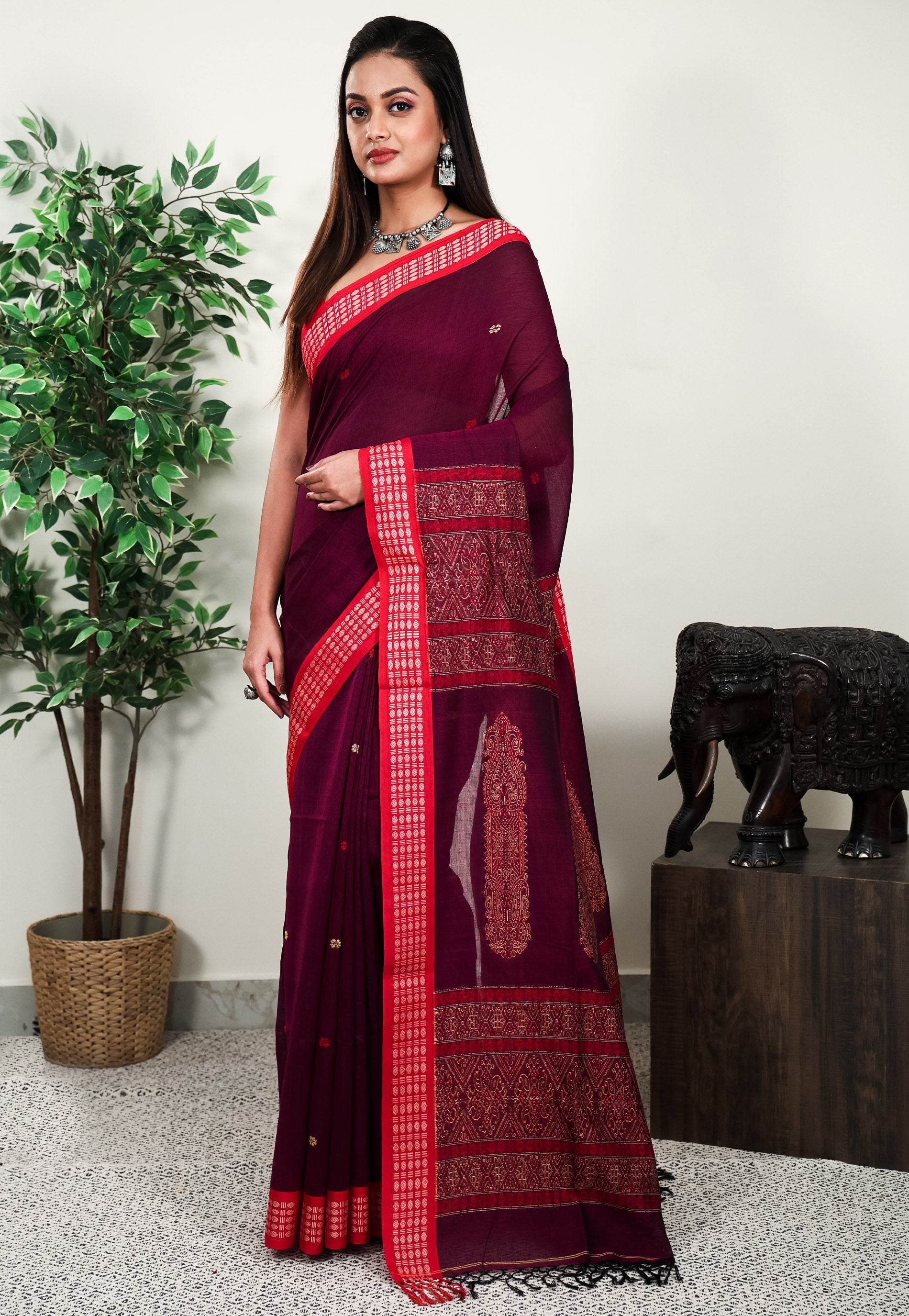 Magenta Handloom Saree With Blouse Piece - Adi Akshoy & Co.