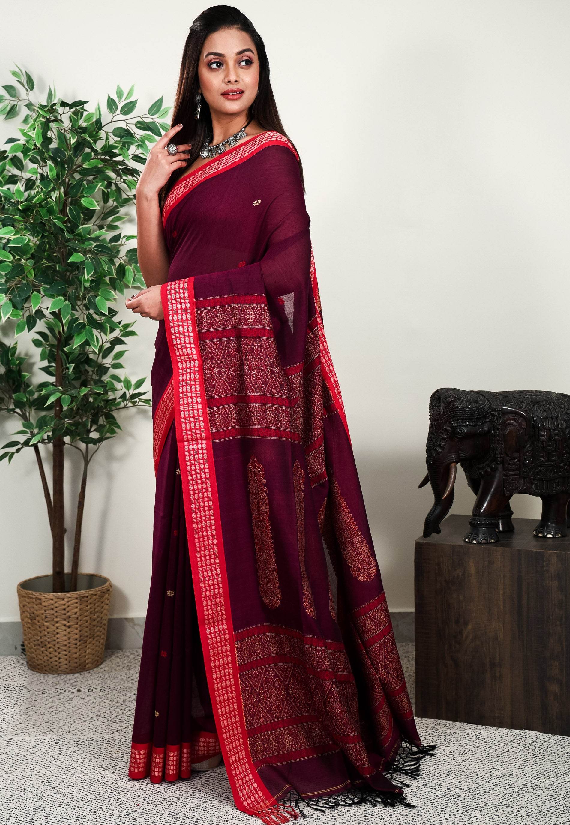 Magenta Handloom Saree With Blouse Piece - Adi Akshoy & Co.