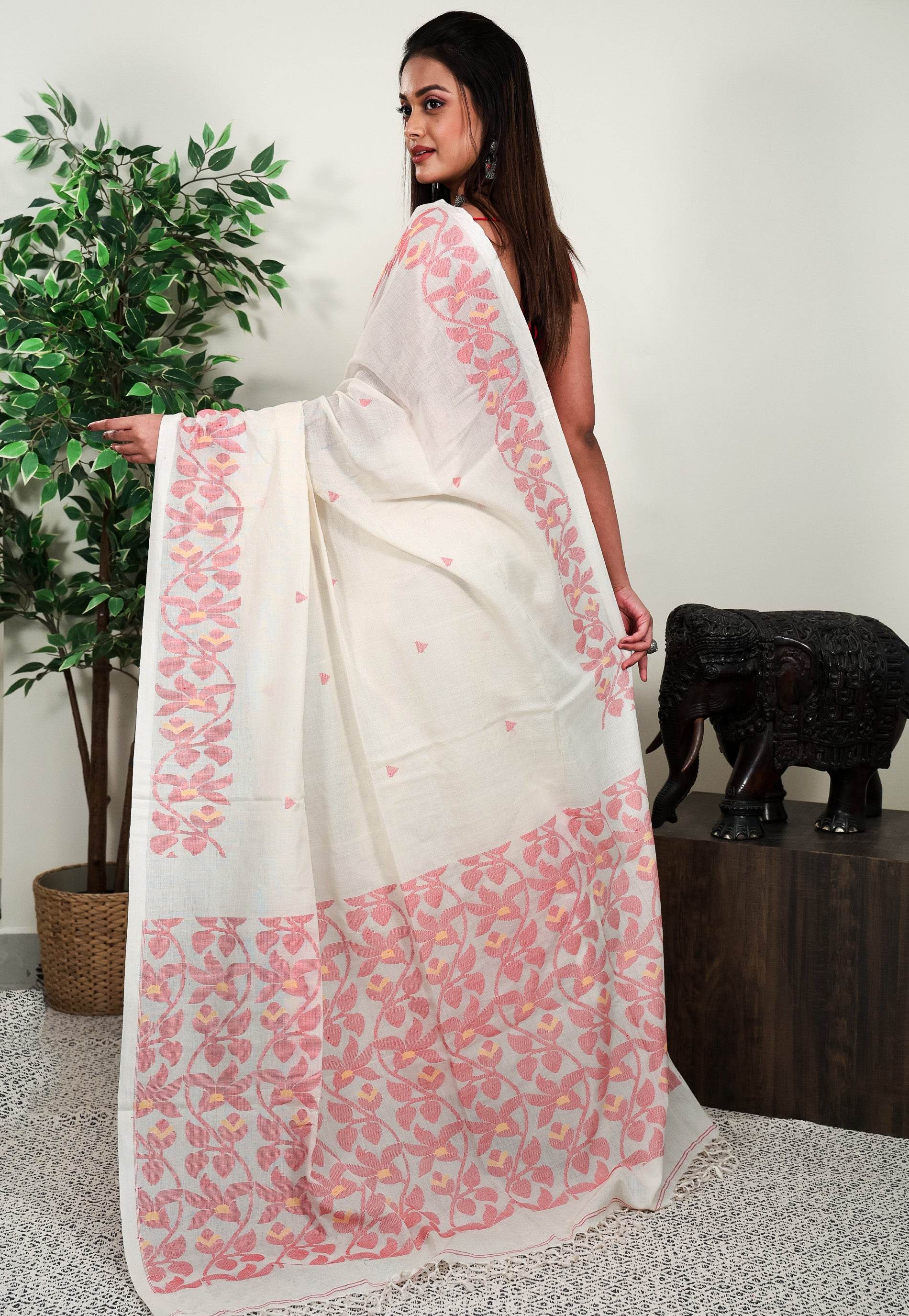 Off White Handloom Saree With Blouse Piece - Adi Akshoy & Co.