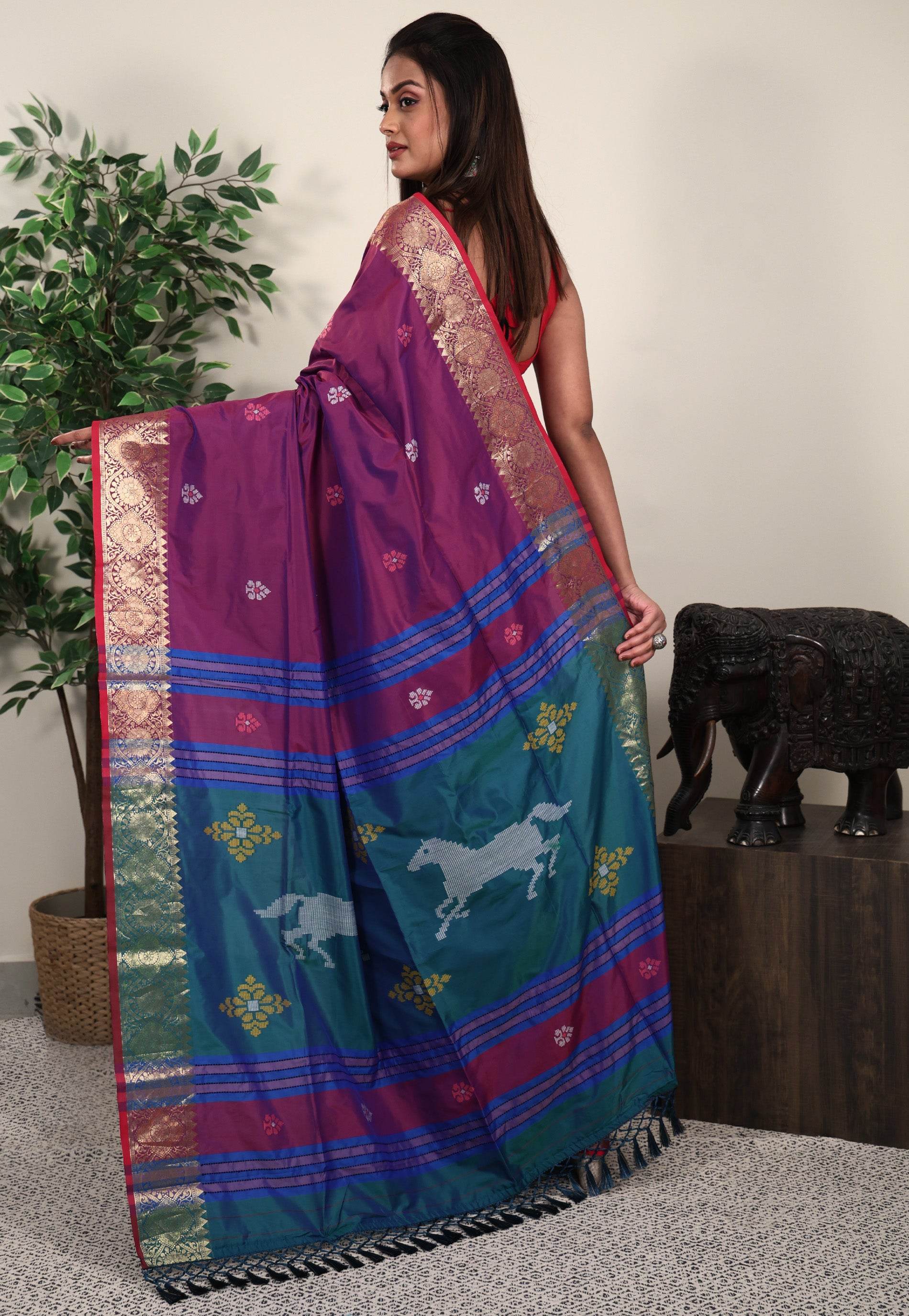 Magenta Blended Silk Handloom Saree With Blouse Piece - Adi Akshoy & Co.
