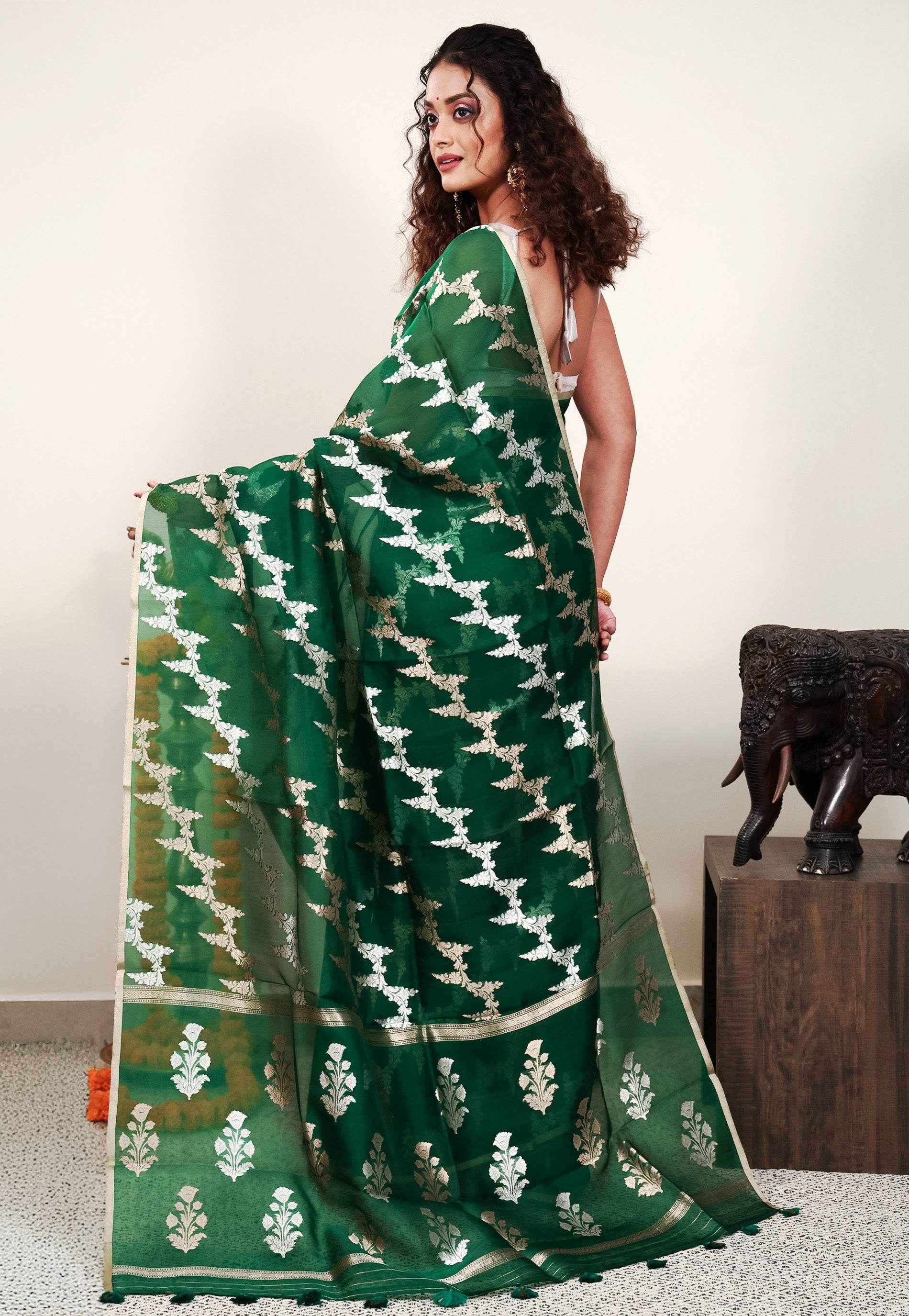 Bottle Green Kora Pure Silk Saree With Blouse Piece - Adi Akshoy & Co.
