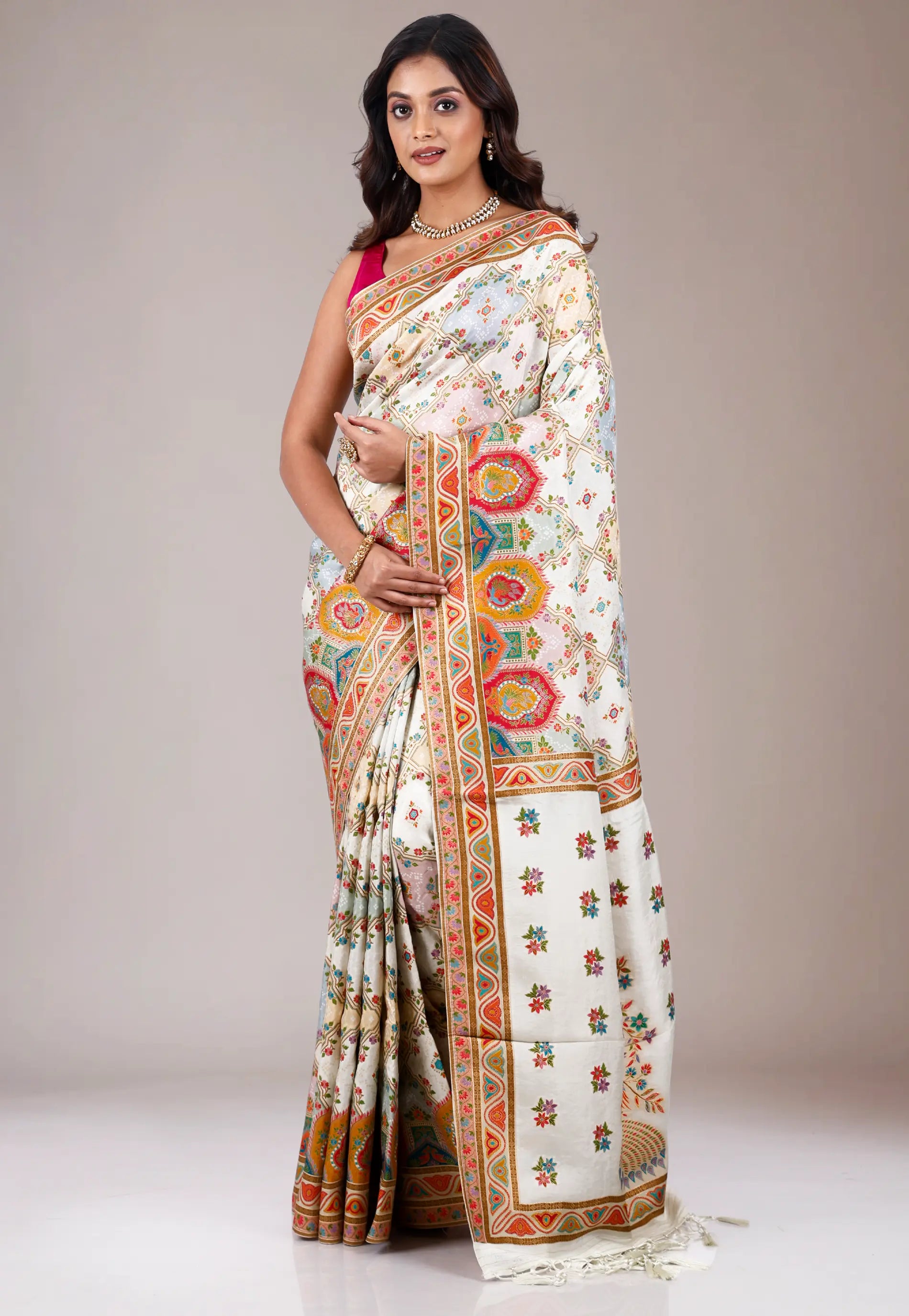 Off White Kani Silk Saree With Blouse Piece
