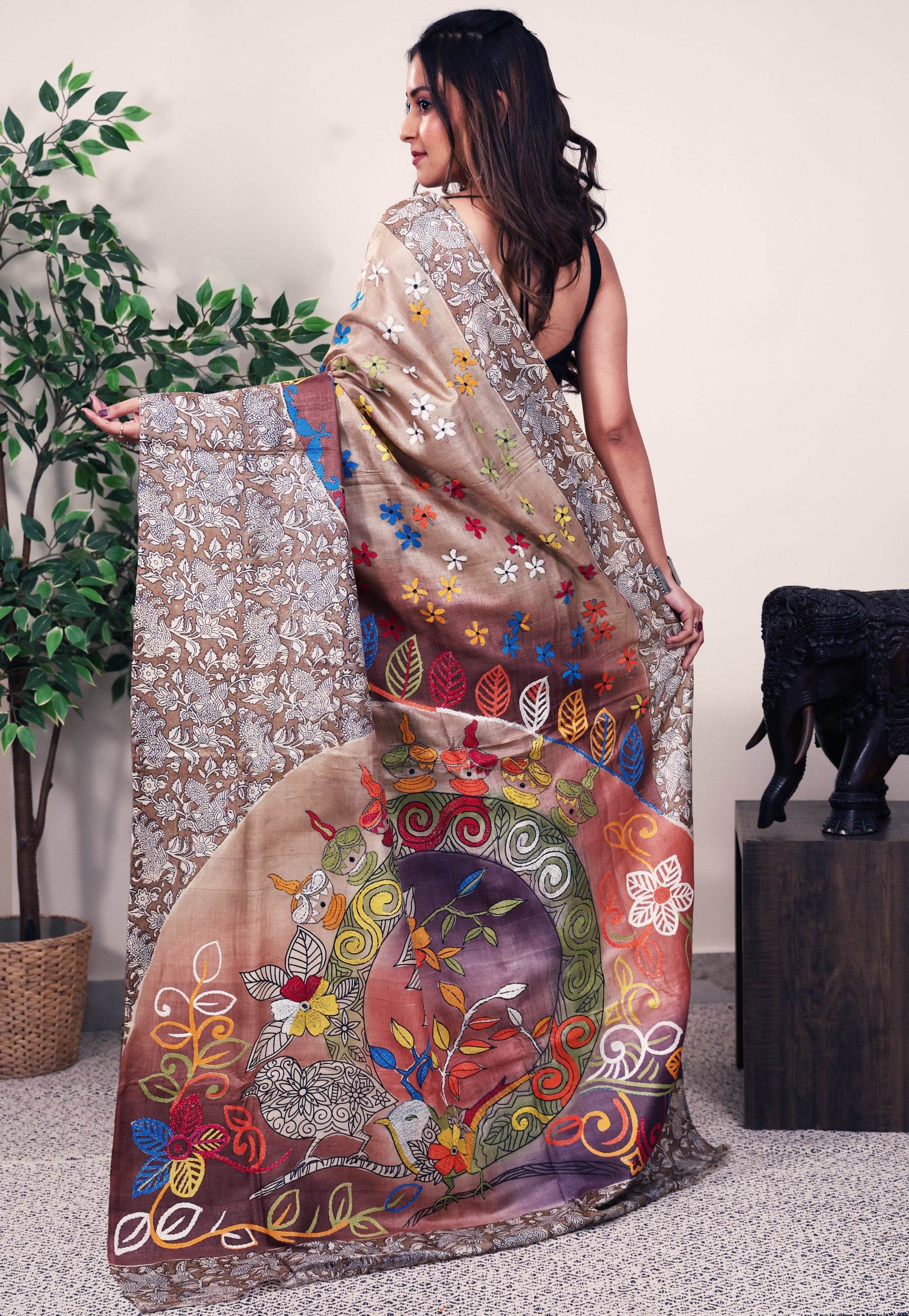 Beige Tussar Pure Silk Kantha Saree With Blouse Piece - Adi Akshoy & Co.