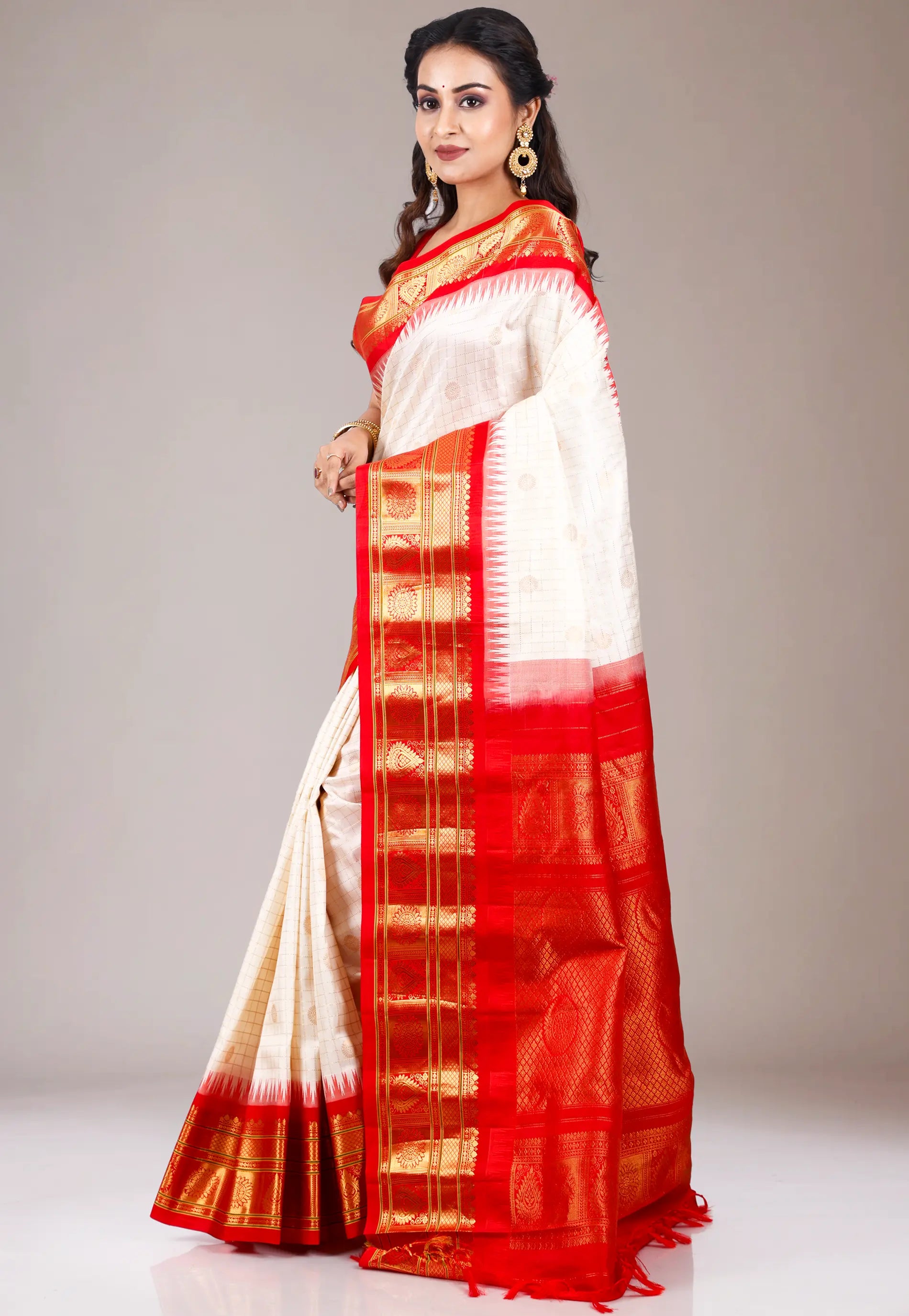 Off White with Red Border Gadwal Pure Silk Saree With Blouse Piece