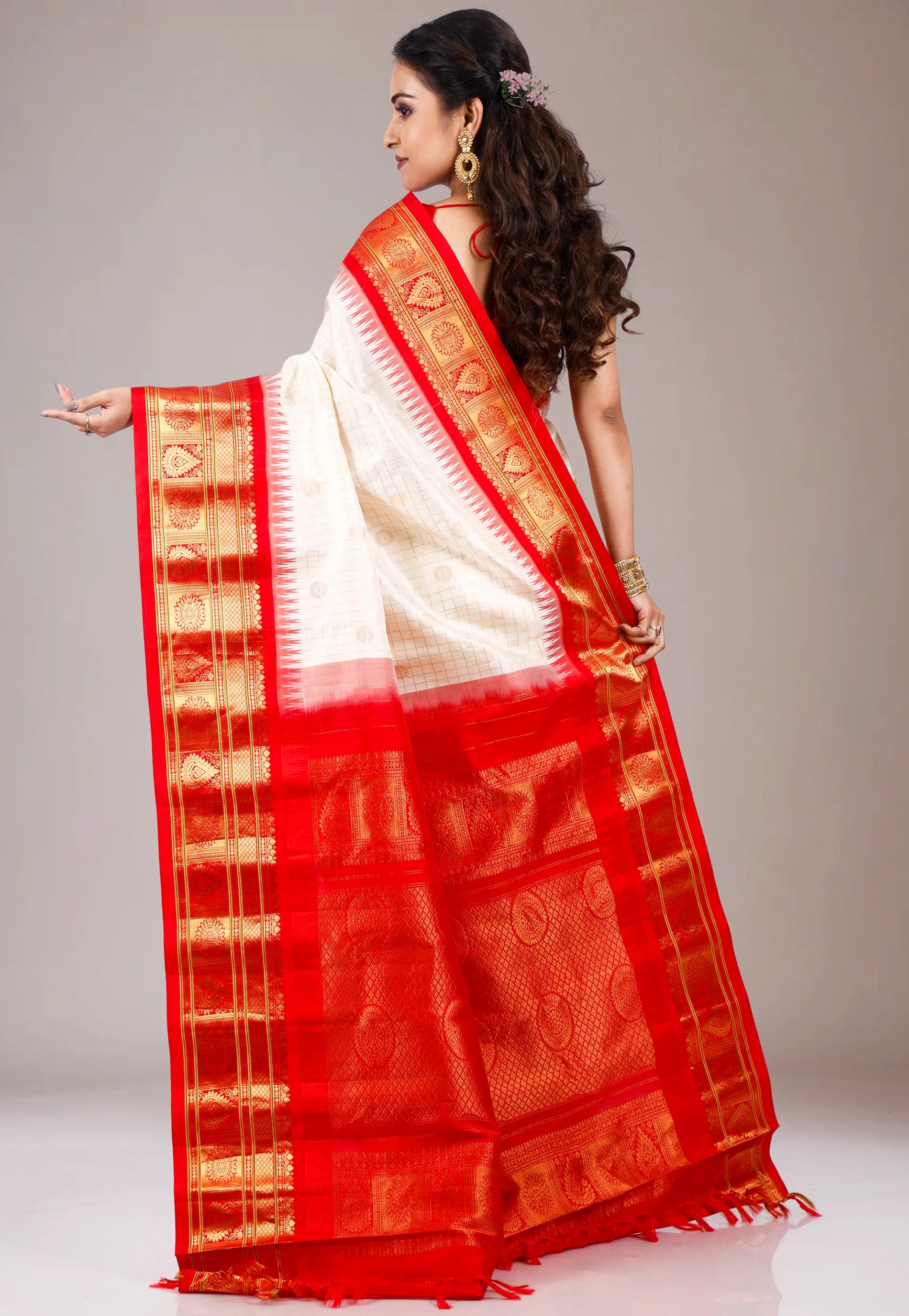 Off White with Red Border Gadwal Pure Silk Saree With Blouse Piece