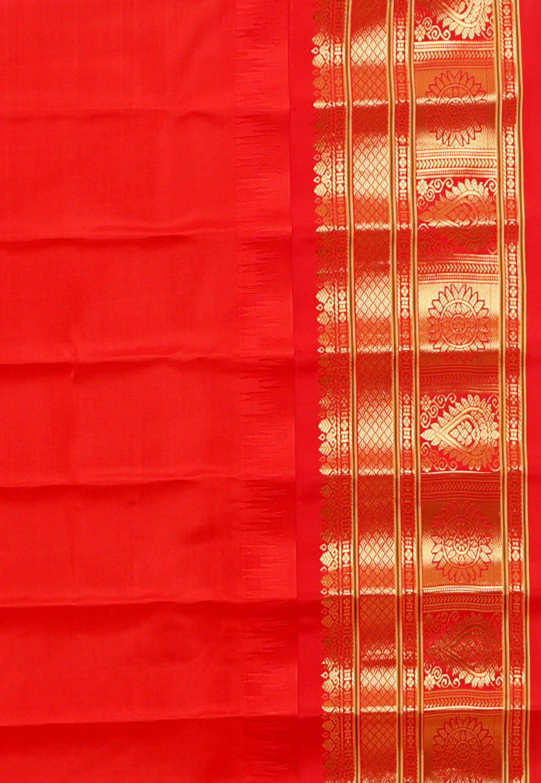 Off White with Red Border Gadwal Pure Silk Saree With Blouse Piece