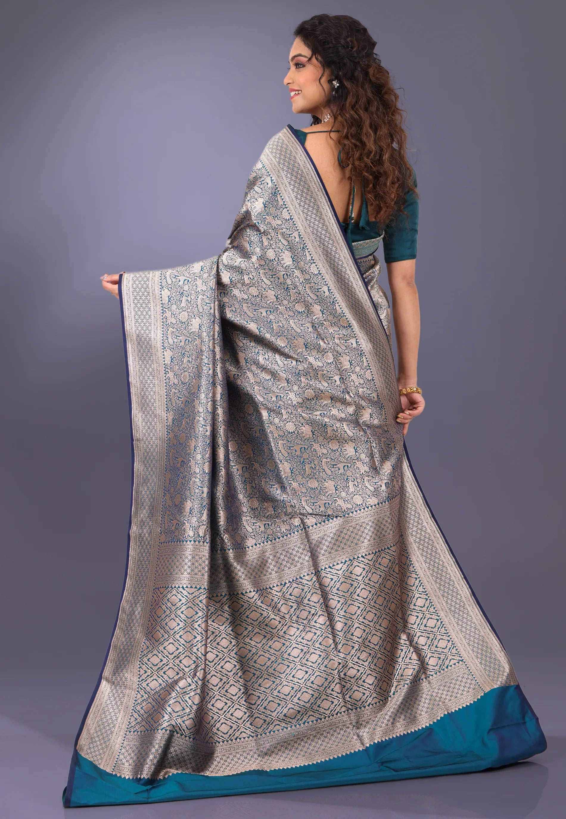 Rama Green Shikargah Katan Silk Saree With Blouse Piece - Adi Akshoy & Co.