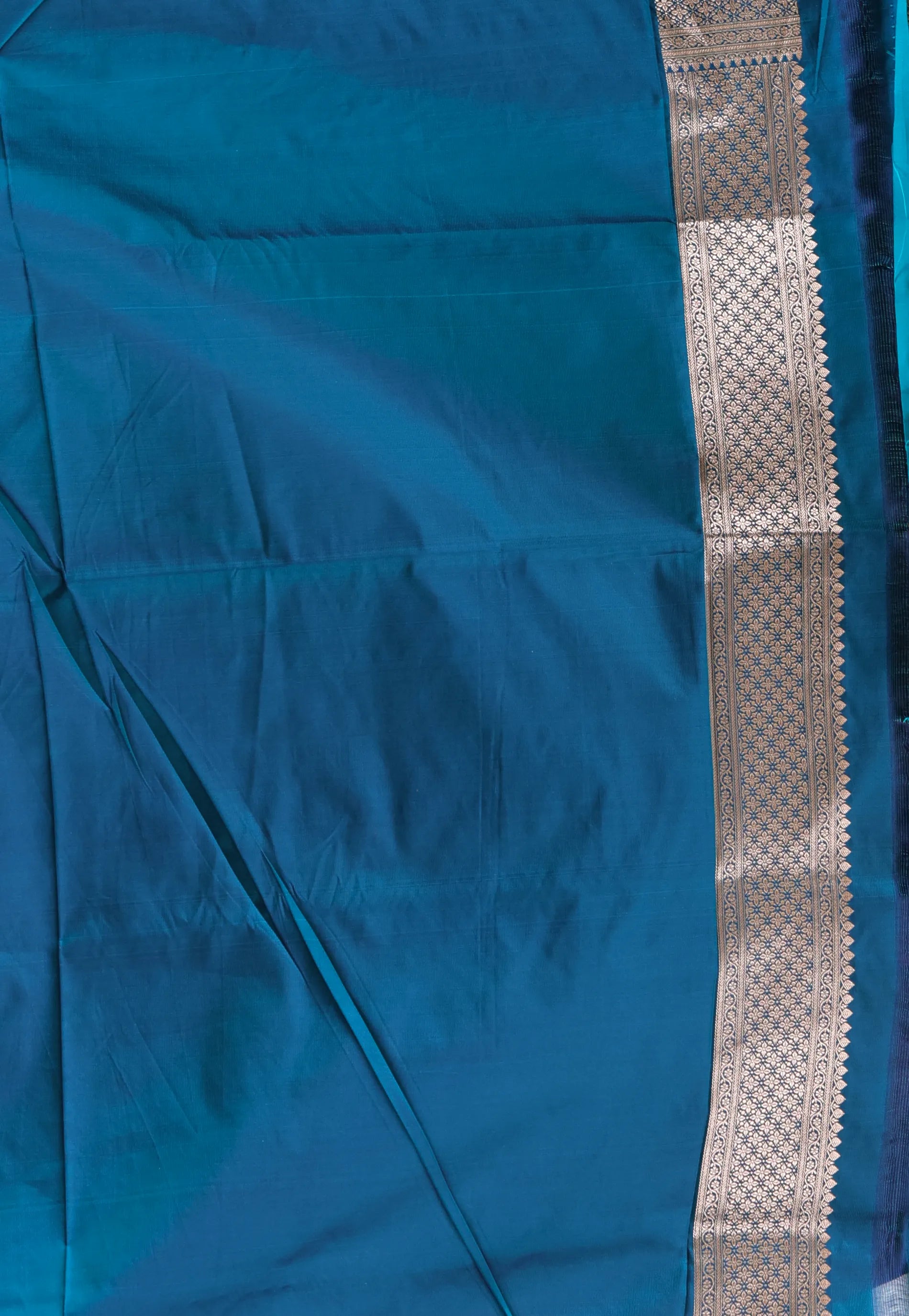 Rama Green Shikargah Katan Silk Saree With Blouse Piece - Adi Akshoy & Co.