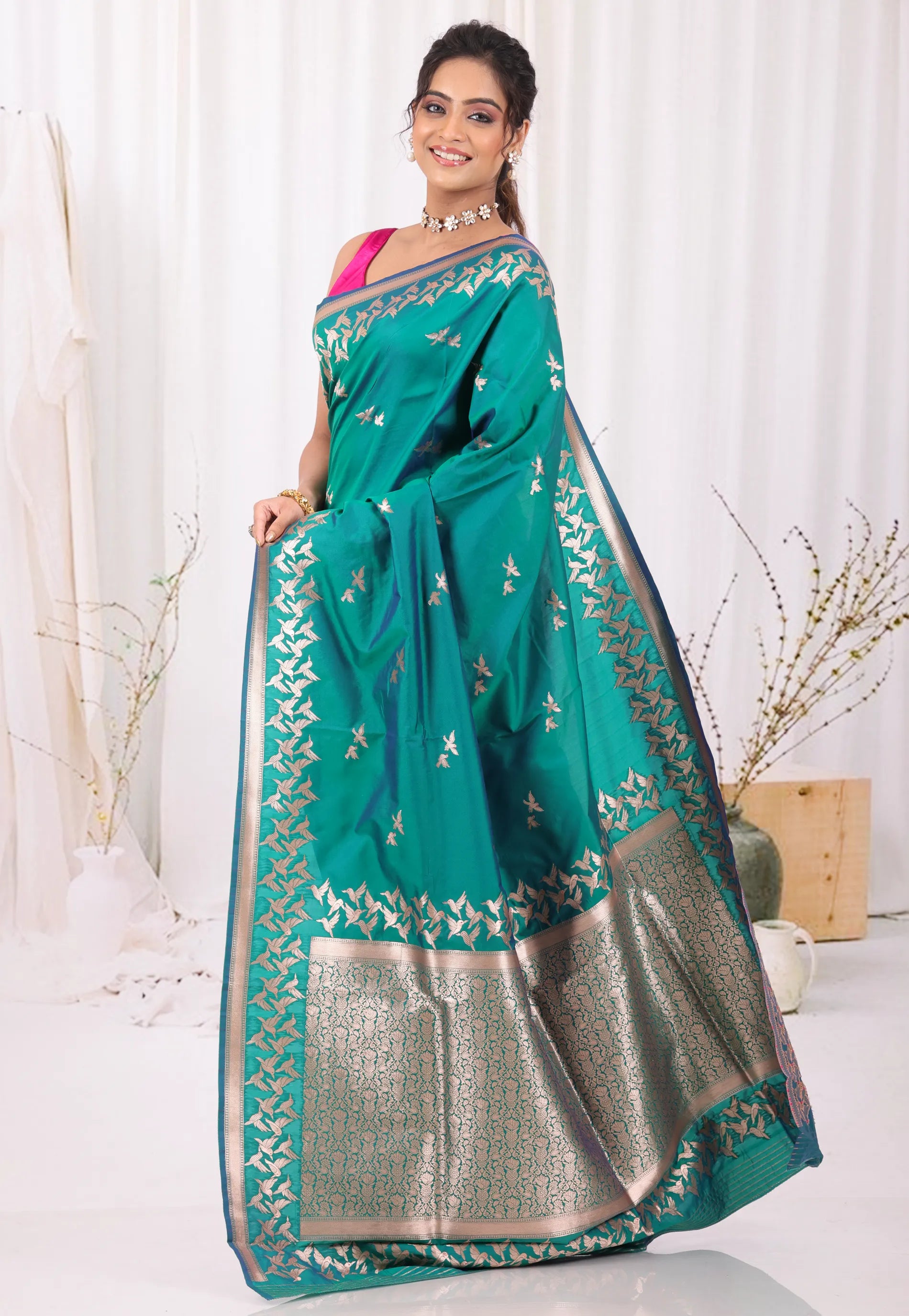 Rama Green Katan Silk Saree With Blouse Piece - Adi Akshoy & Co.