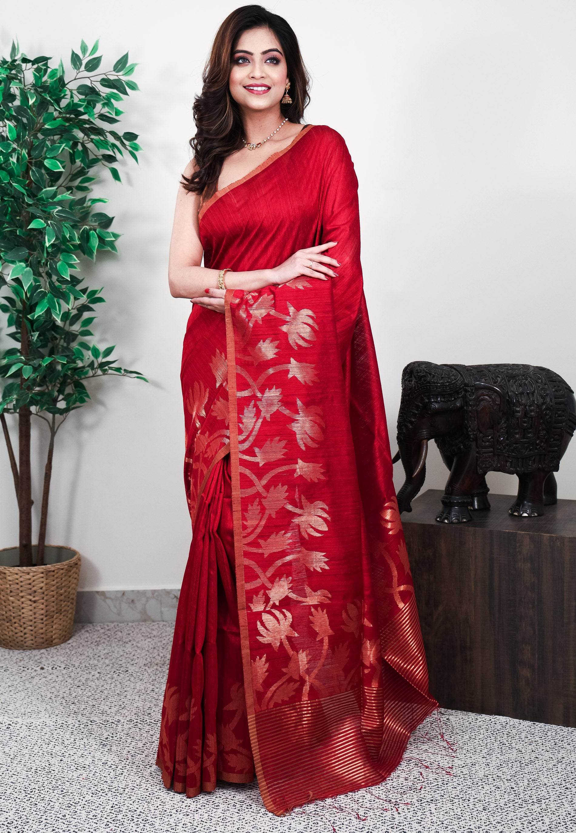 Maroon Matka Handloom Pure Silk Saree With Blouse Piece - Adi Akshoy & Co.