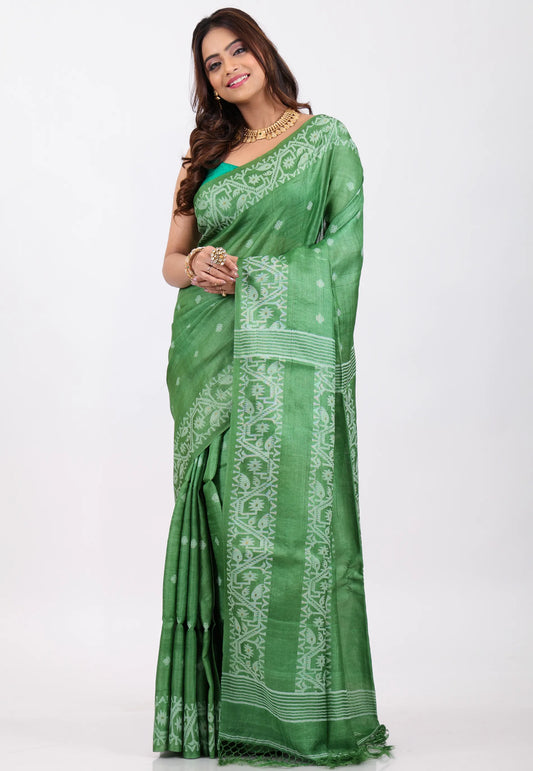 Pesta Green Pure Tussar Dhakai Jamdani Saree with Blouse Piece - Adi Akshoy & Co.