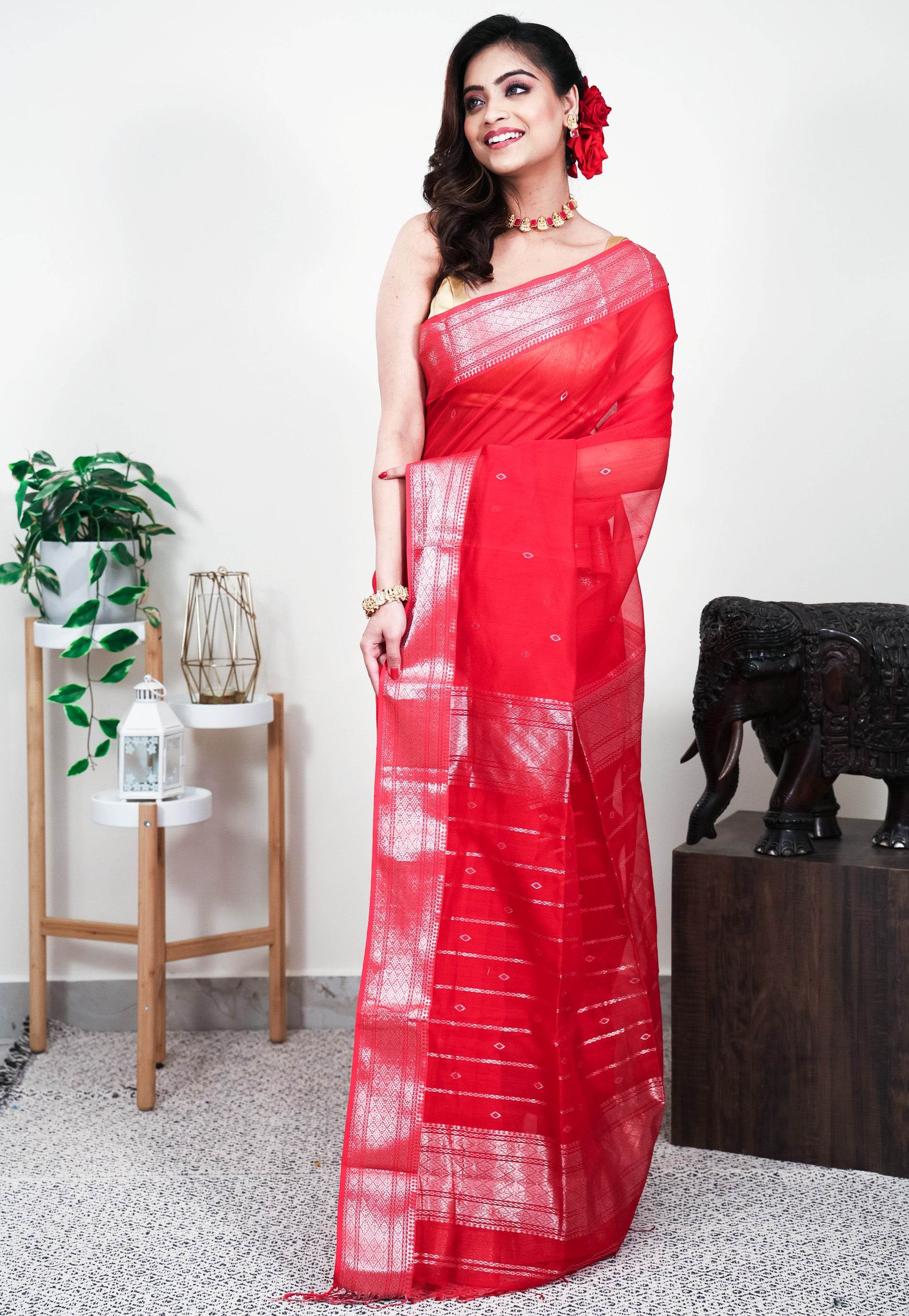 Red Sico Handloom Saree With Blouse Piece - Adi Akshoy & Co.