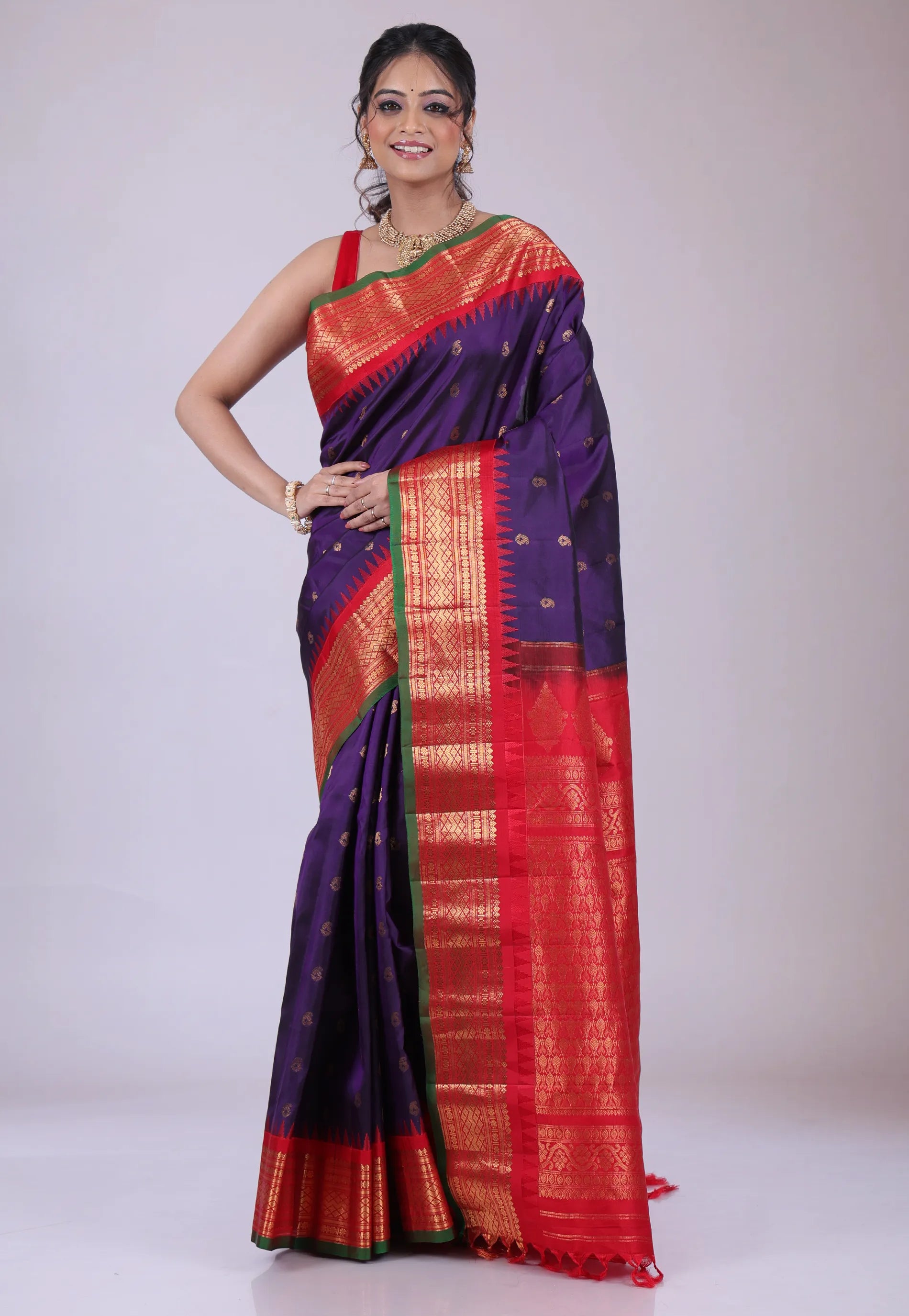 Navy Blue Pure Gadwal Silk Saree With Blouse Piece - Adi Akshoy & Co.