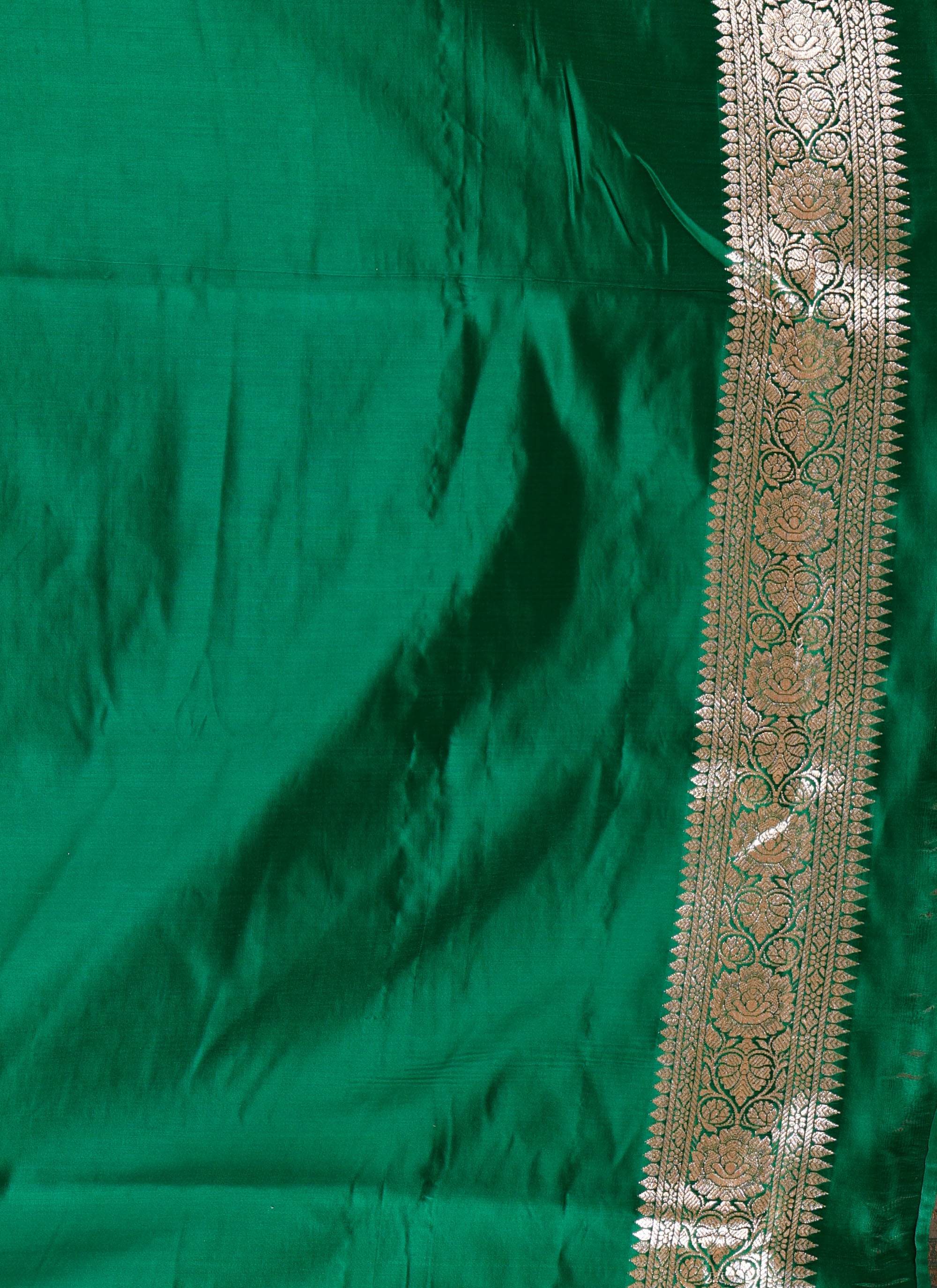 Off White with Green Border Korial Patli Banarasi Silk Saree With Blouse Piece - Adi Akshoy & Co.