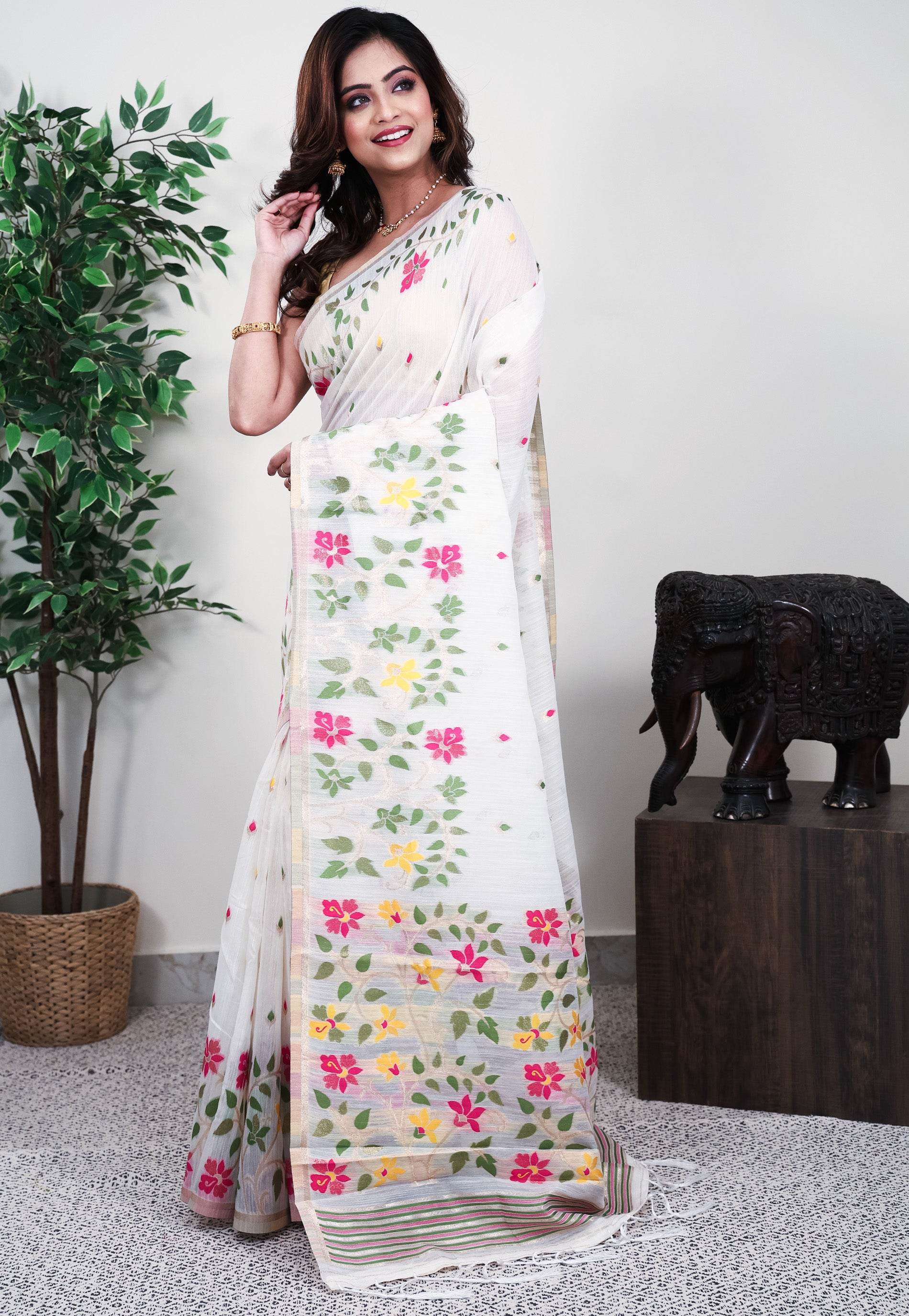 White Handloom Saree With Blouse Piece - Adi Akshoy & Co.