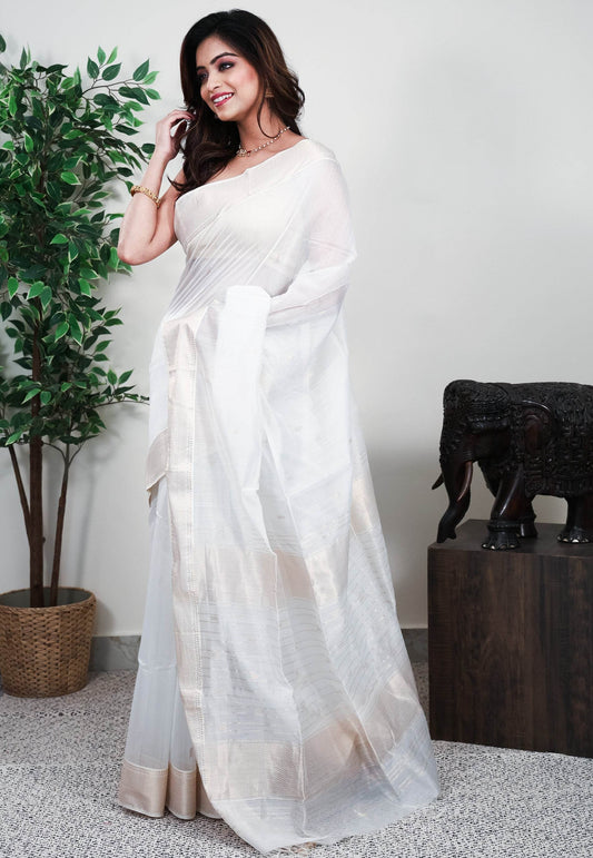 White Sico Handloom Saree With Blouse Piece - Adi Akshoy & Co.