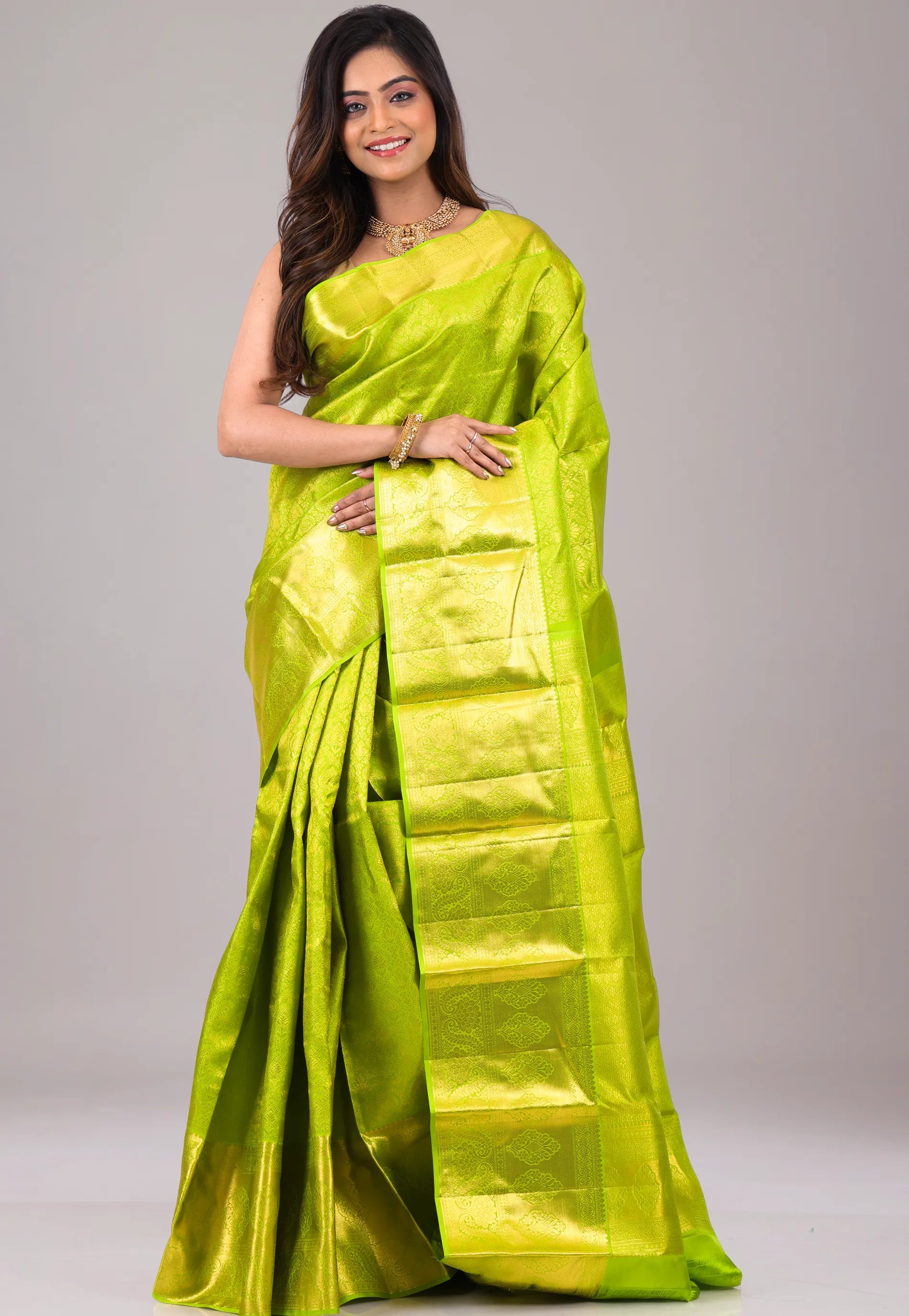 Parrot Green Pure Kanjivaram Silk Saree With Blouse Piece - Adi Akshoy & Co.