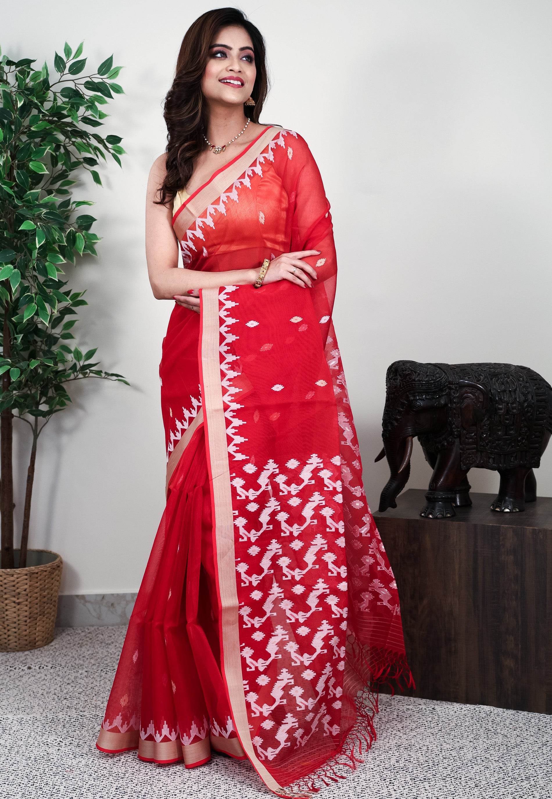 Red Kora Handloom Saree With Blouse Piece - Adi Akshoy & Co.