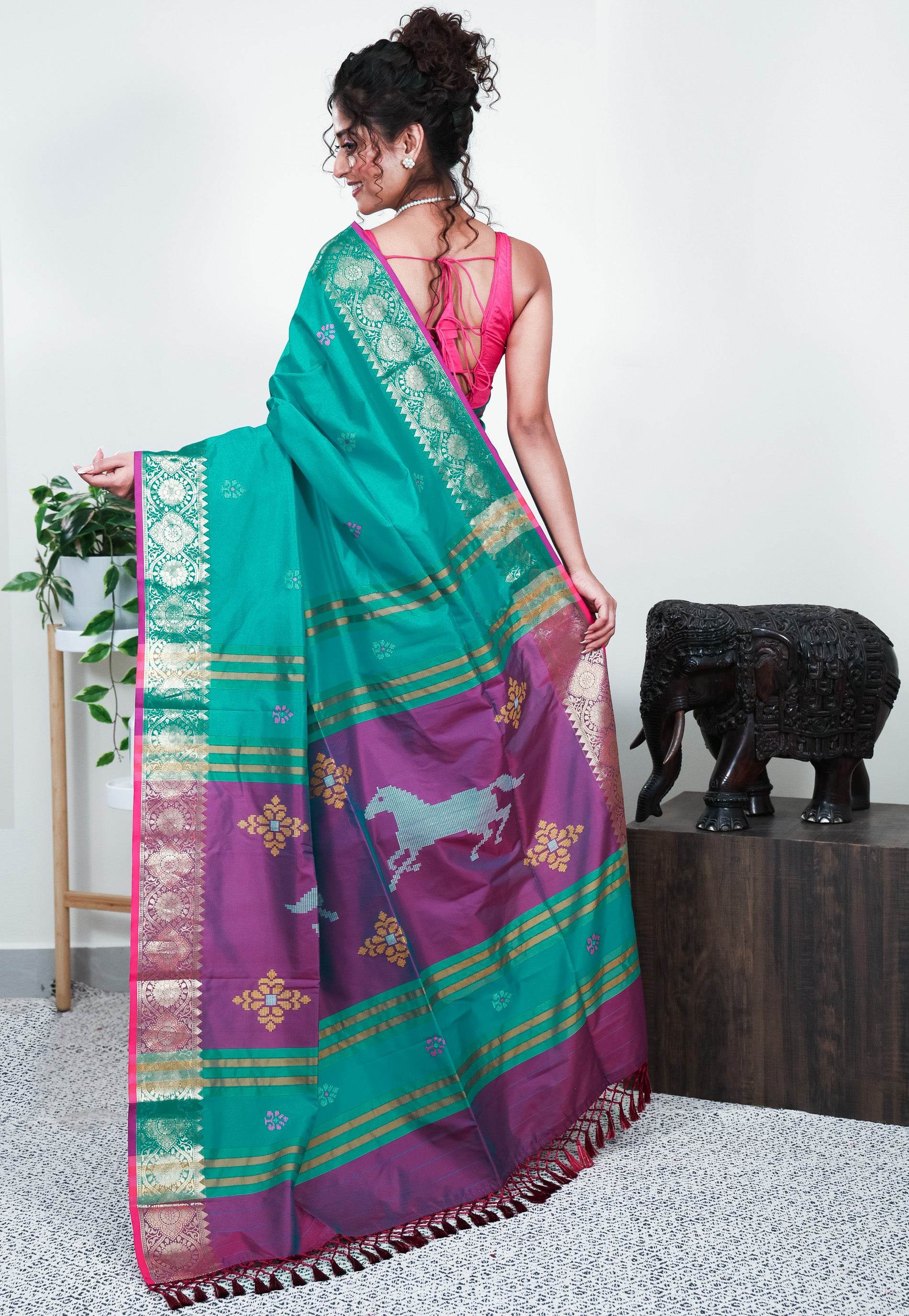 Rama Green Blended Silk Handloom Saree With Blouse Piece - Adi Akshoy & Co.