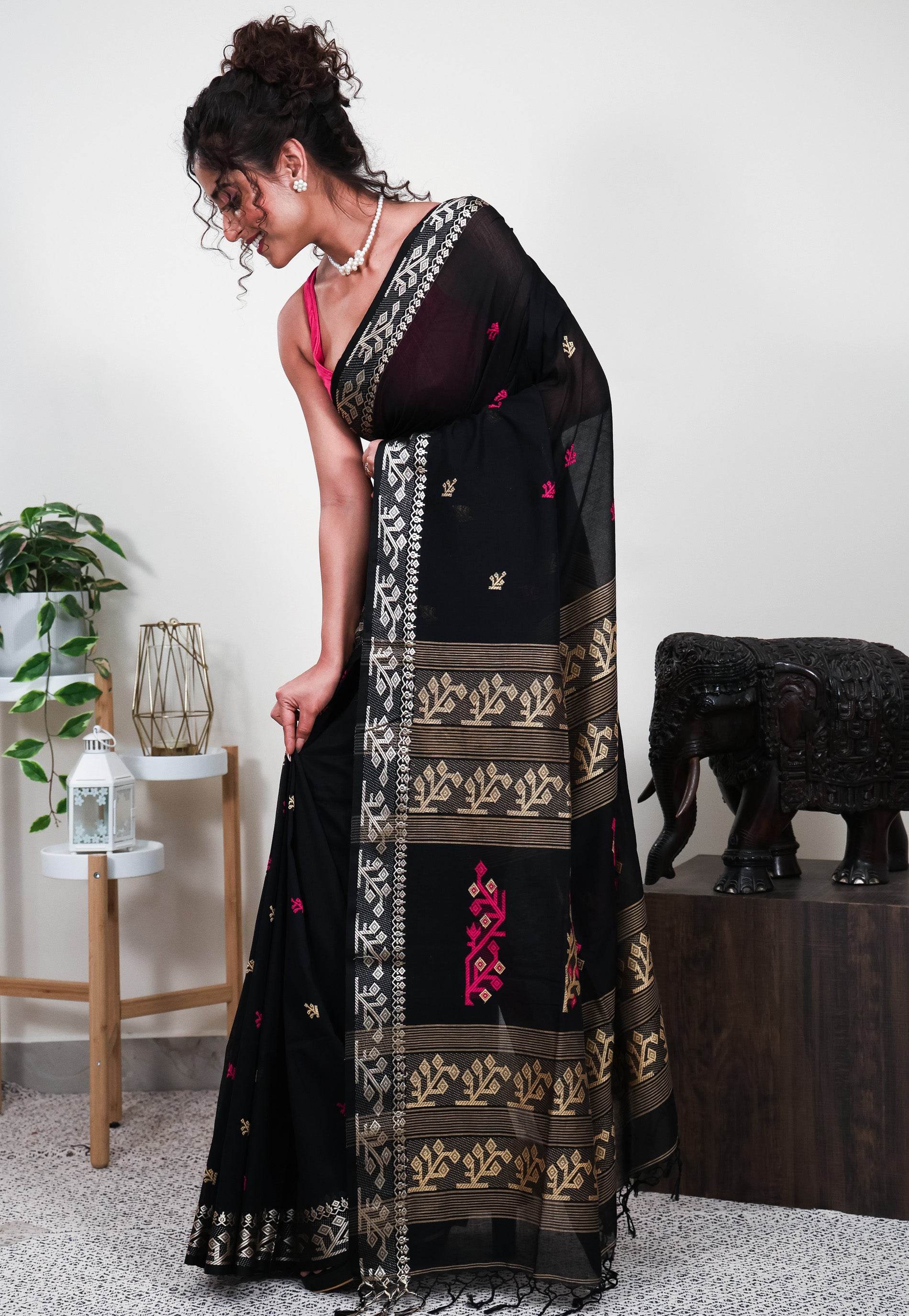 Black Handloom Saree With Blouse Piece - Adi Akshoy & Co.