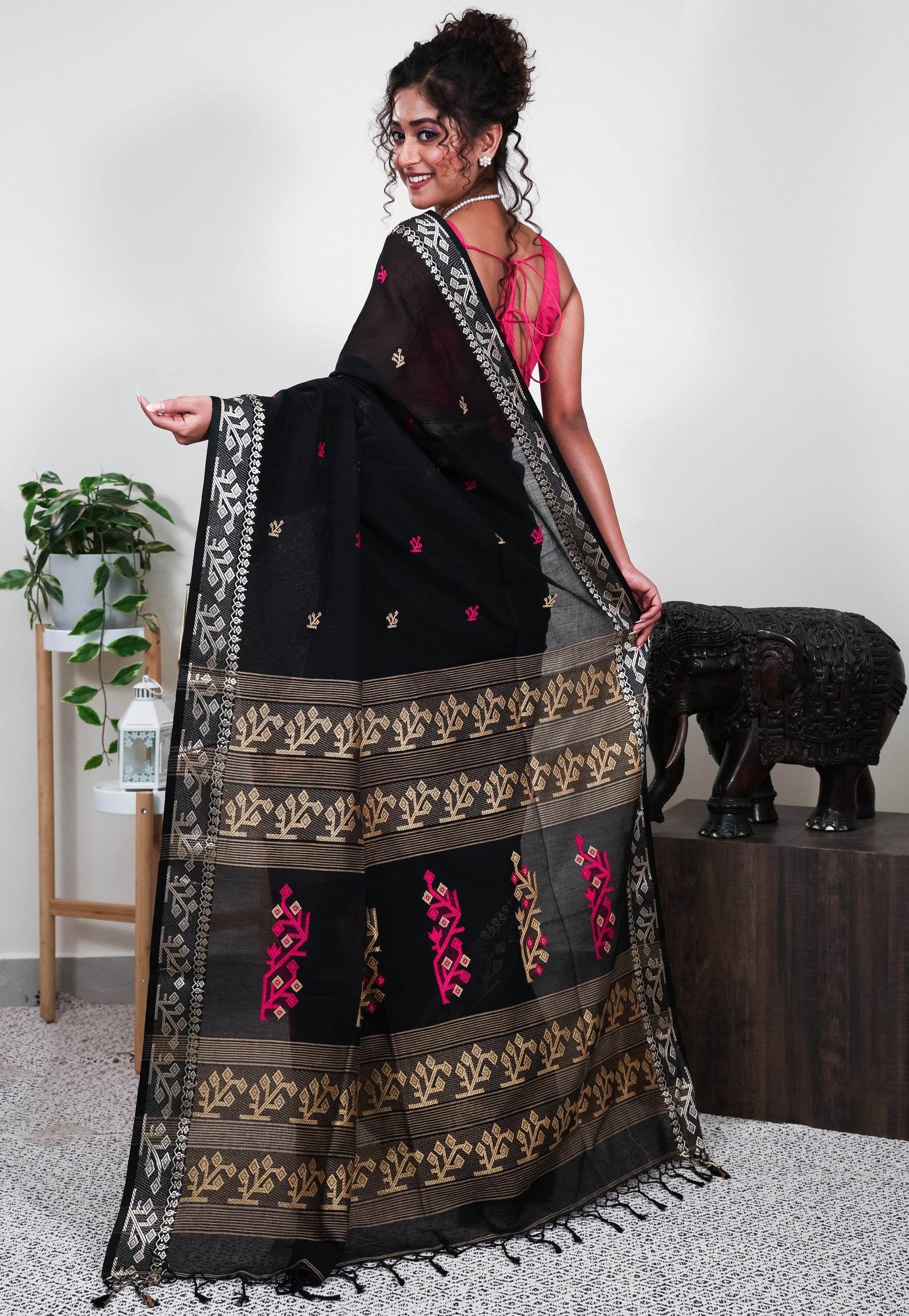 Black Handloom Saree With Blouse Piece - Adi Akshoy & Co.