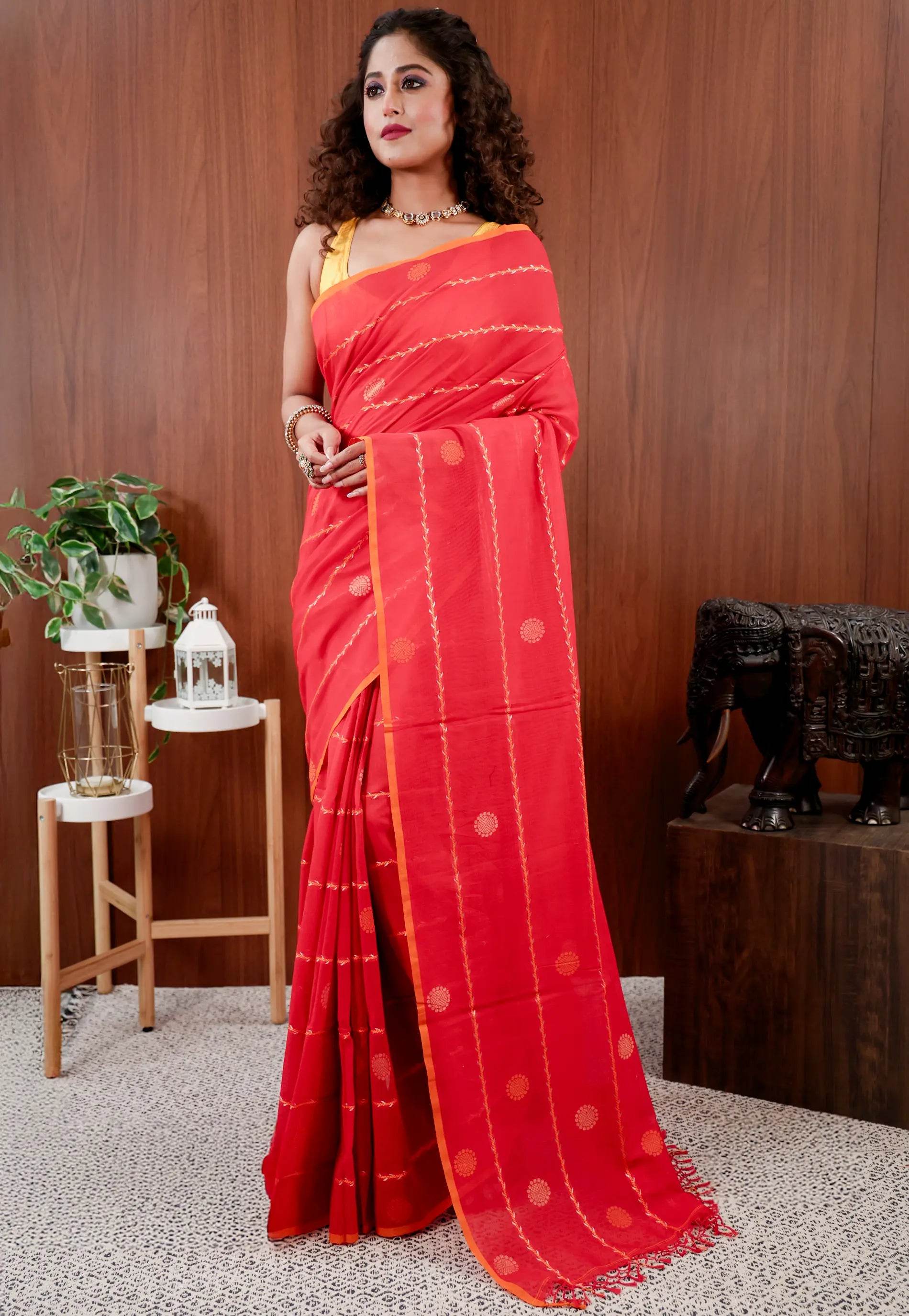 Red Handloom Saree With Blouse Piece - Adi Akshoy & Co.