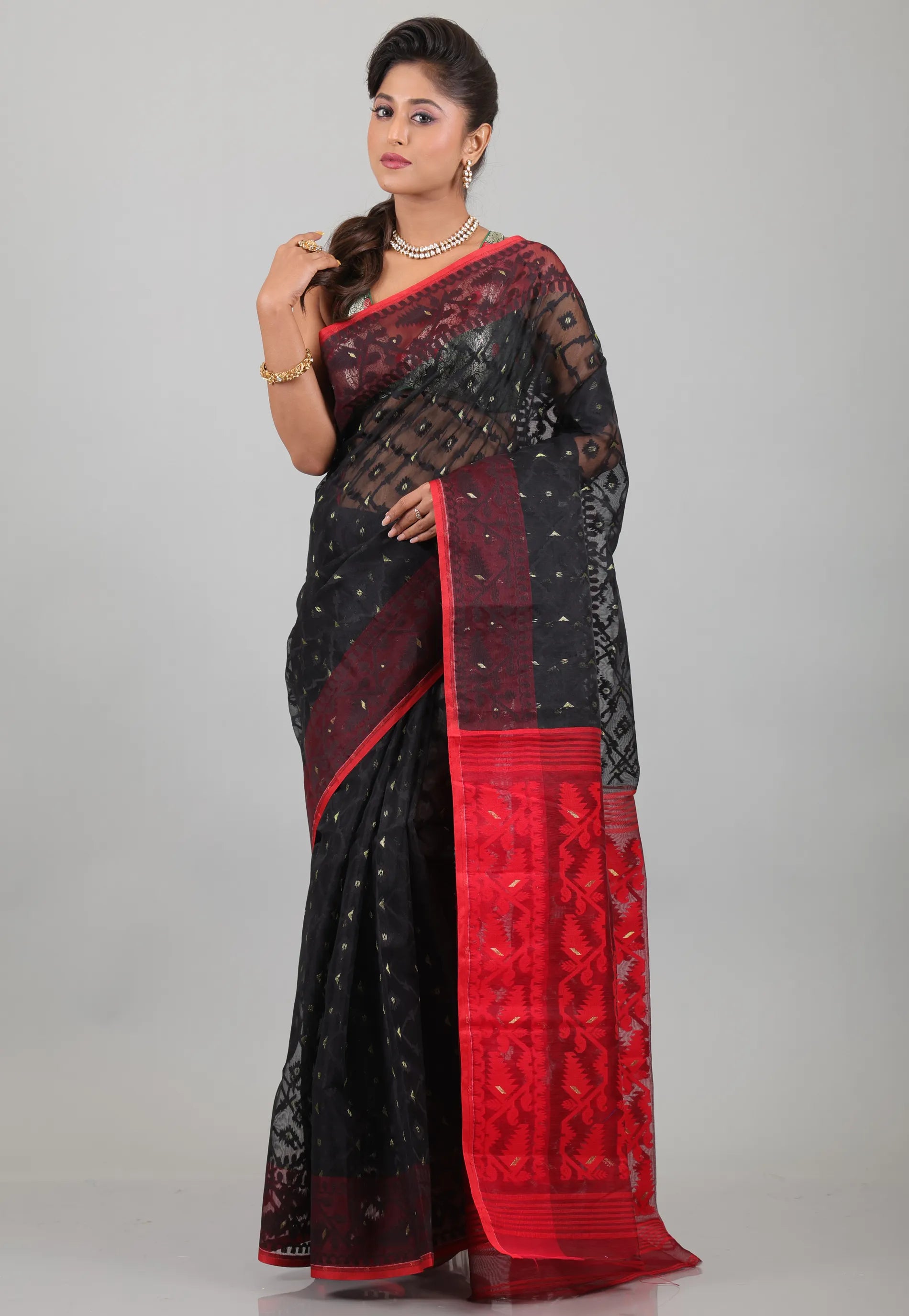 Black with Red Anchal Dhakai Jamdani Cotton Saree without Blouse Piece - Adi Akshoy & Co.