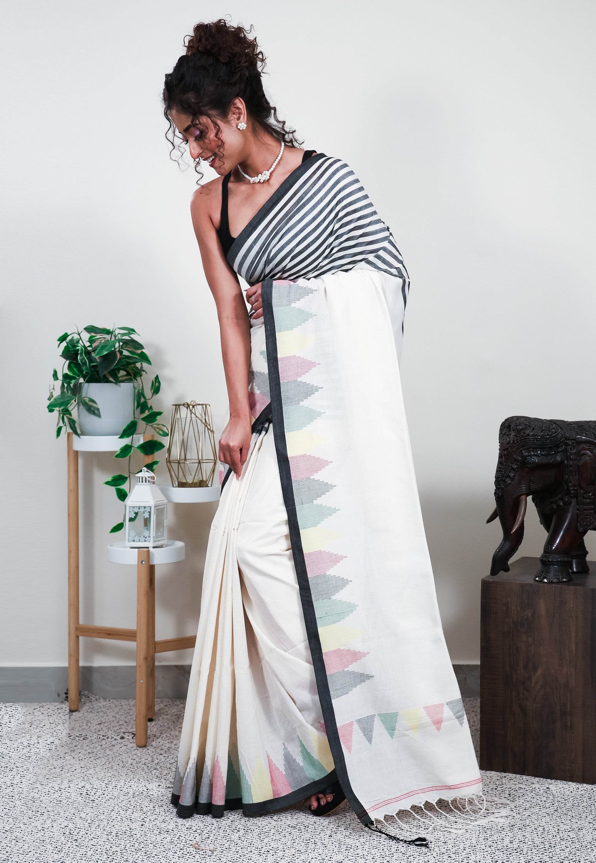 Off White Handloom Saree With Blouse Piece - Adi Akshoy & Co.