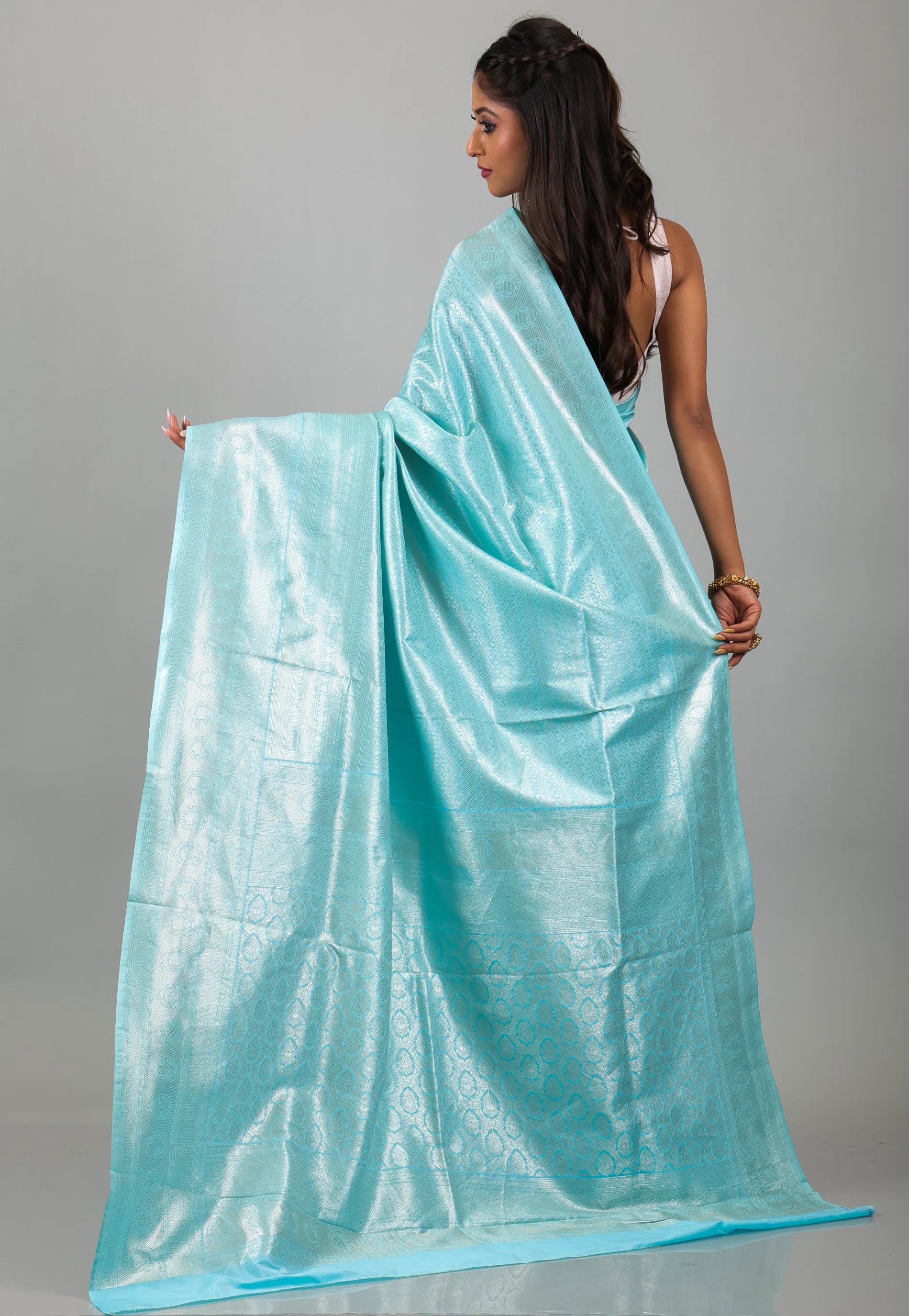 Sky Blue Kanjivaram Silk Saree With Blouse Piece - Adi Akshoy & Co.