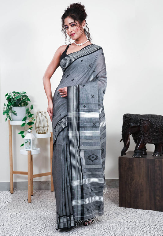 Grey Handloom Saree With Blouse Piece - Adi Akshoy & Co.