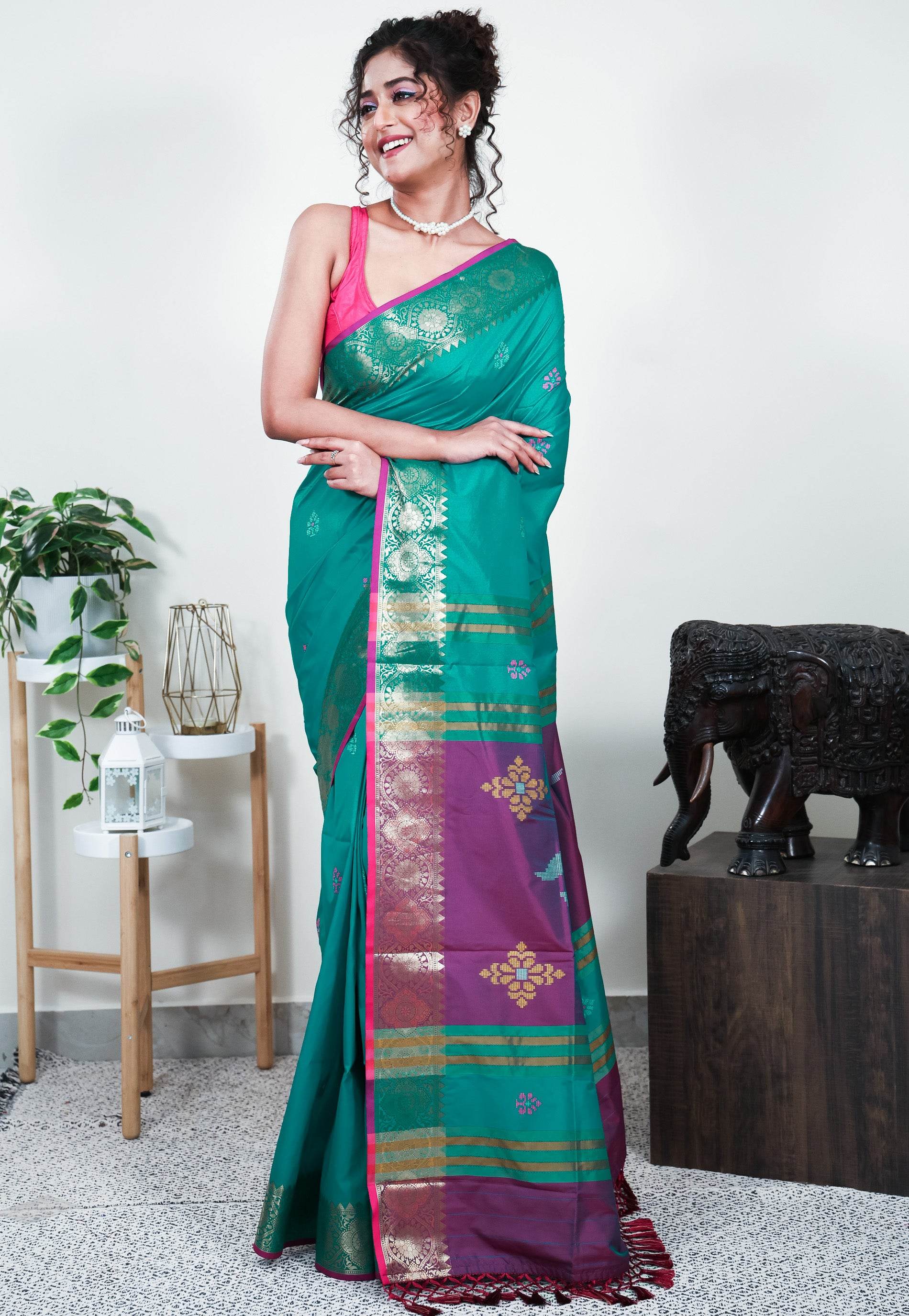 Rama Green Blended Silk Handloom Saree With Blouse Piece - Adi Akshoy & Co.